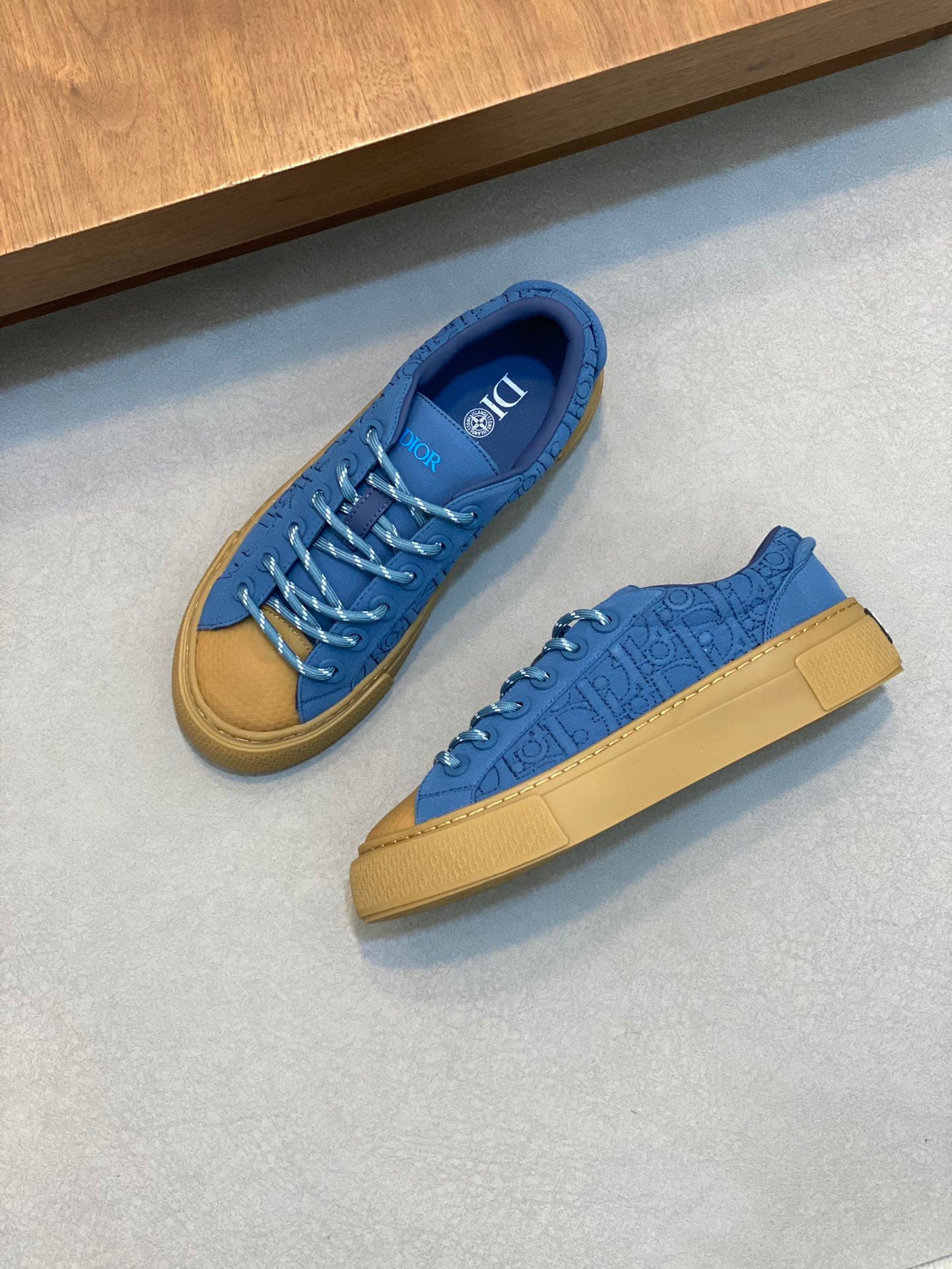 DIOR sneakers 129