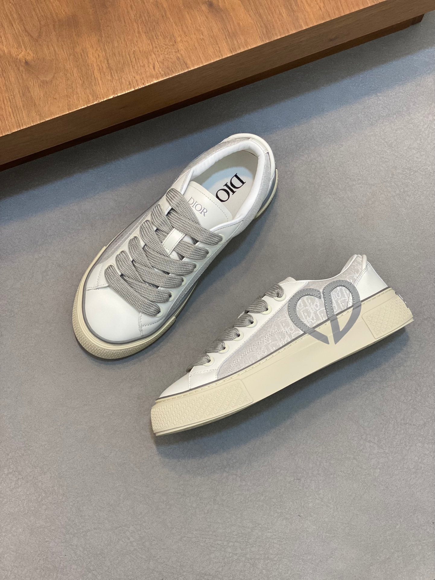 DIOR sneakers 130