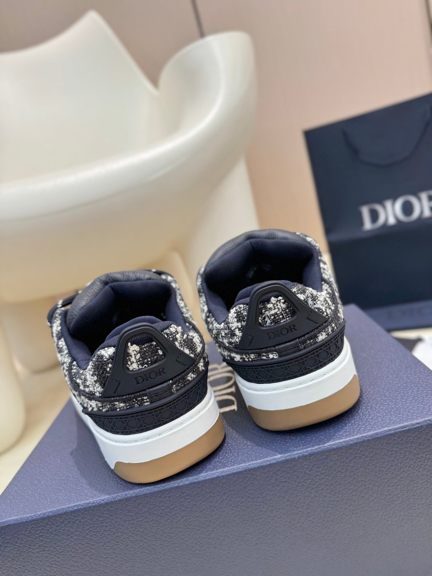 DIOR sneakers 131