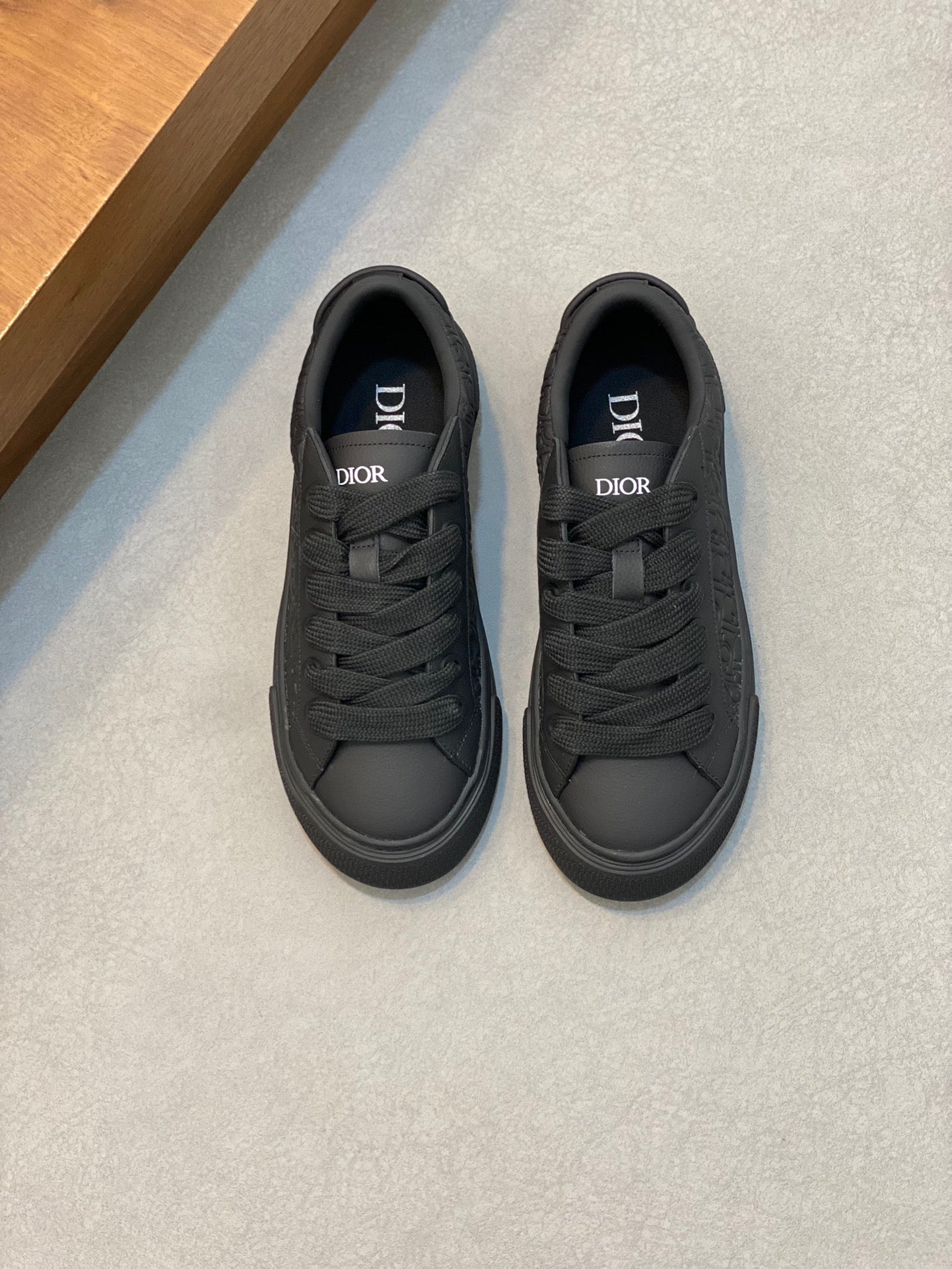 DIOR sneakers 134