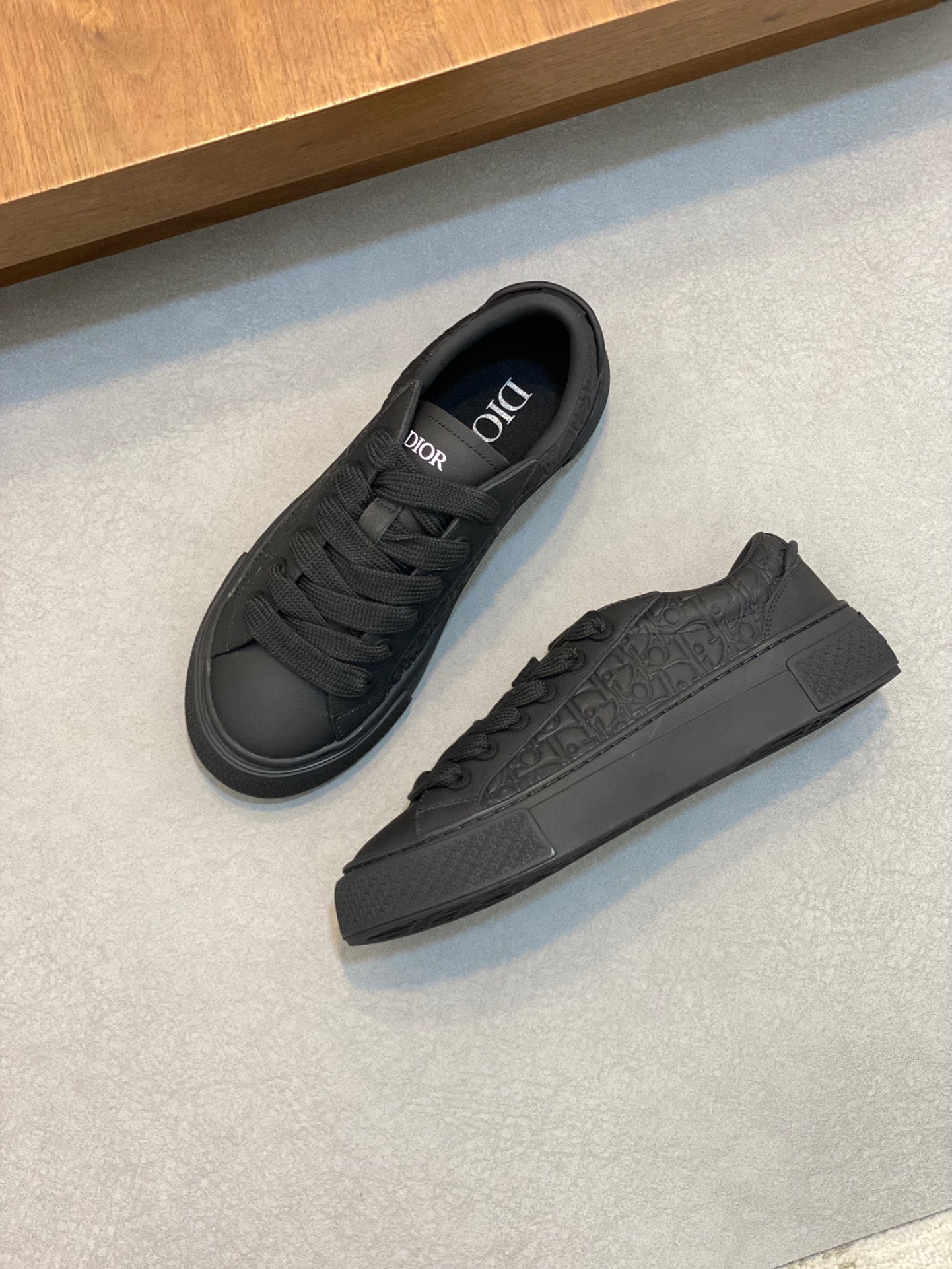 DIOR sneakers 134