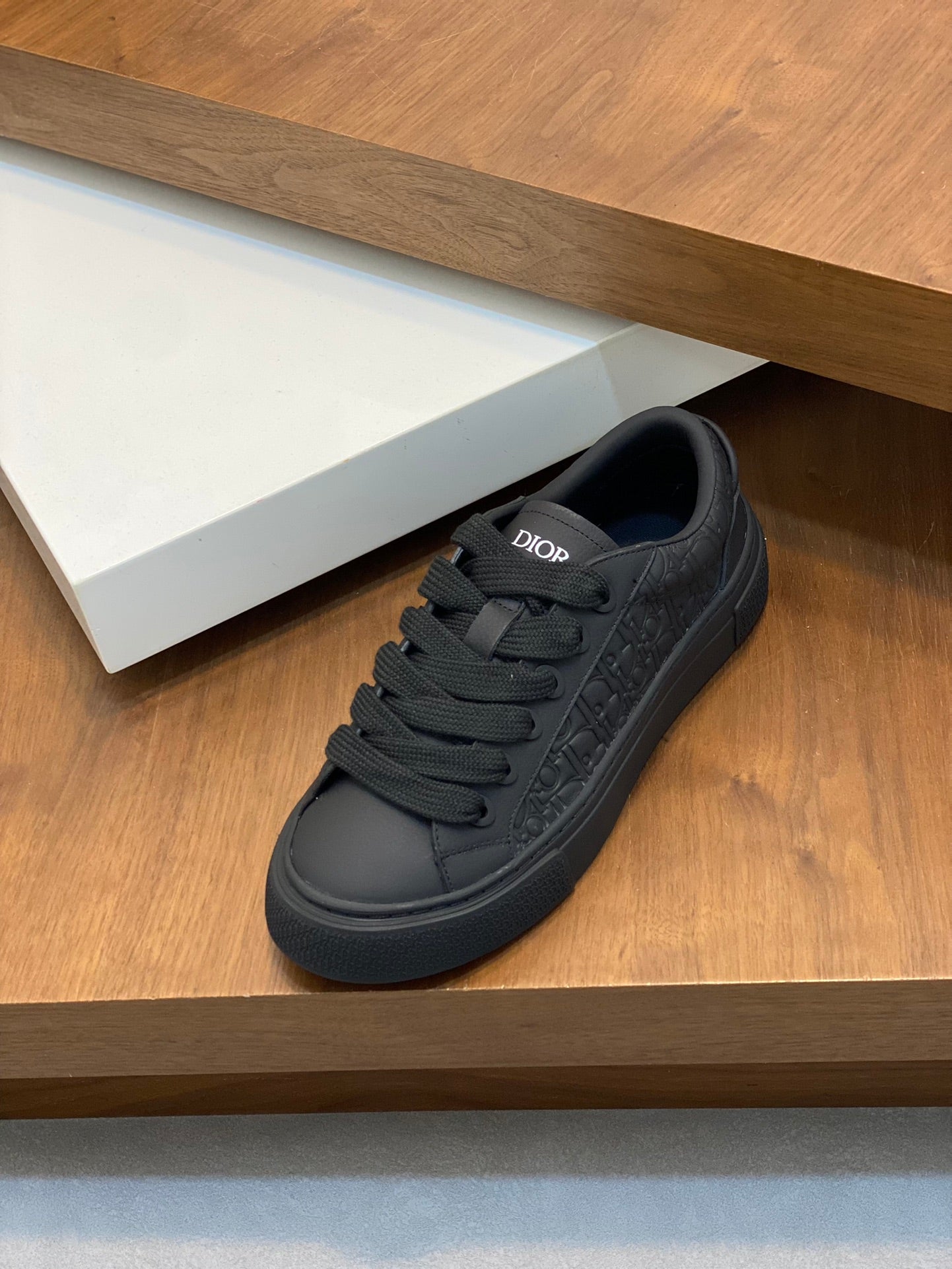 DIOR sneakers 134