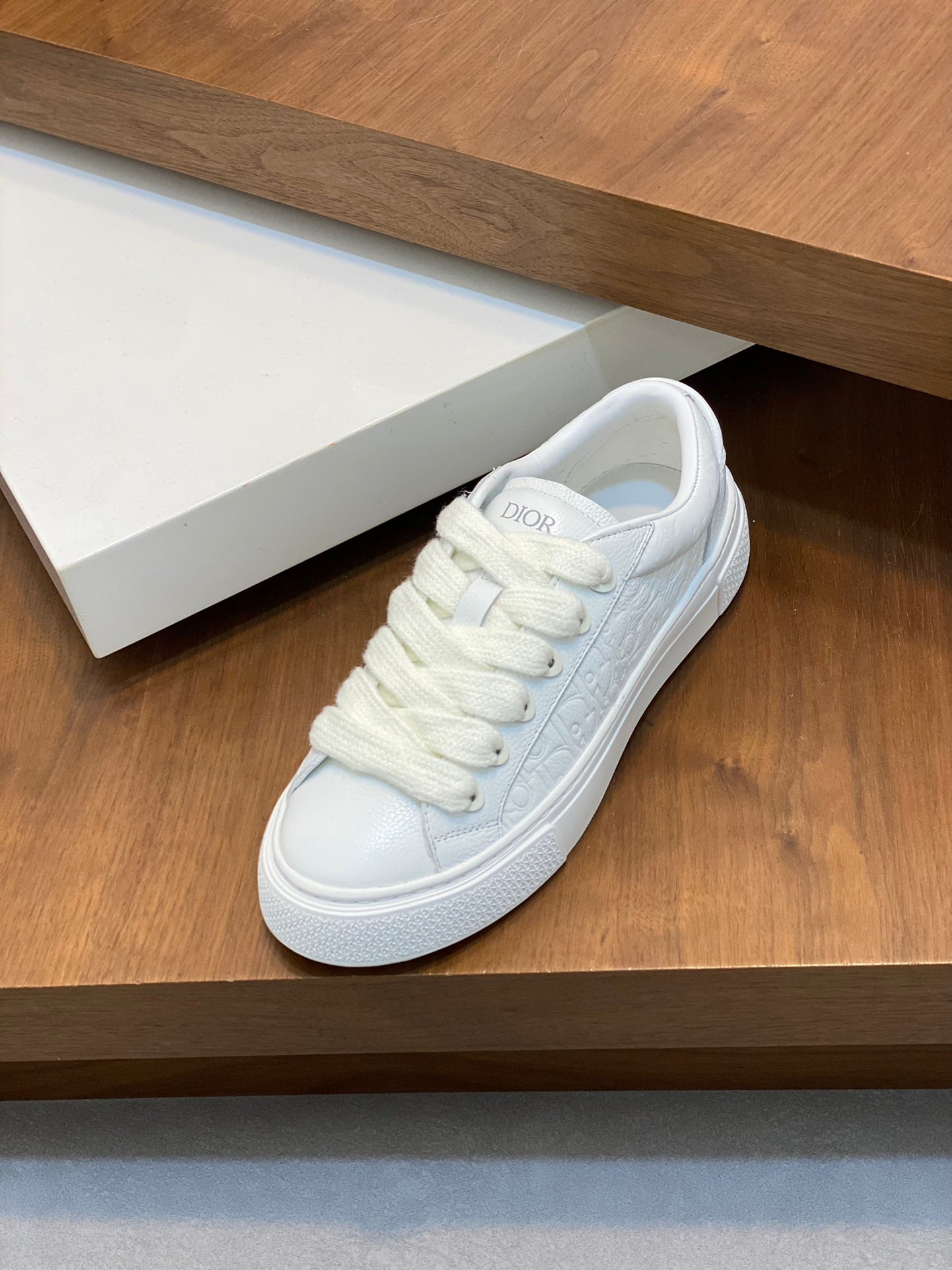 DIOR sneakers 135