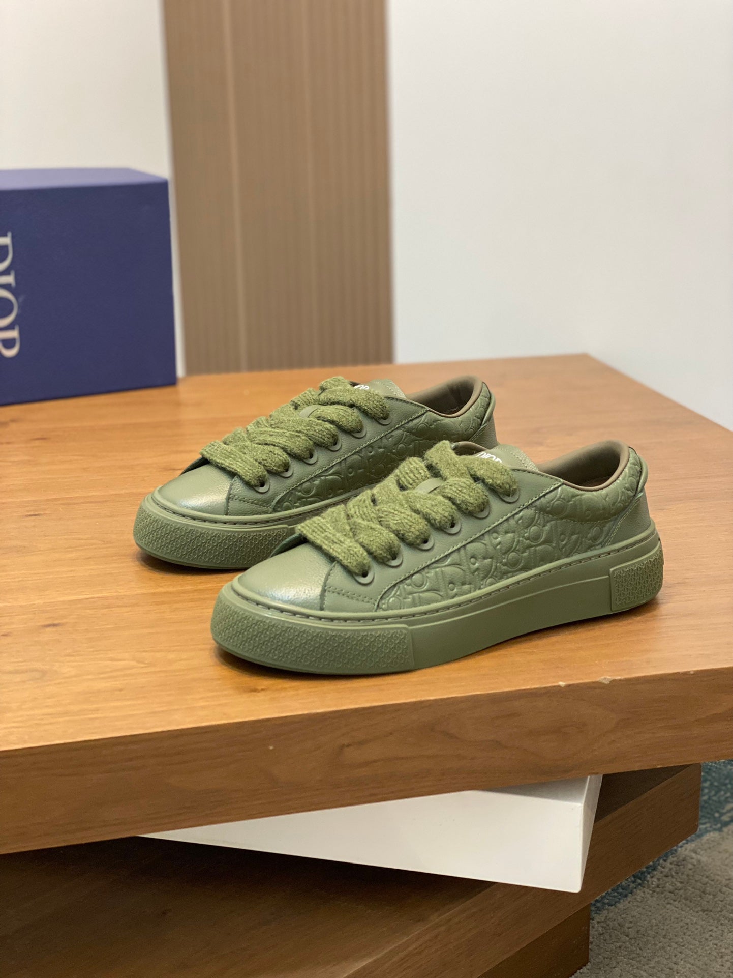 DIOR sneakers 136