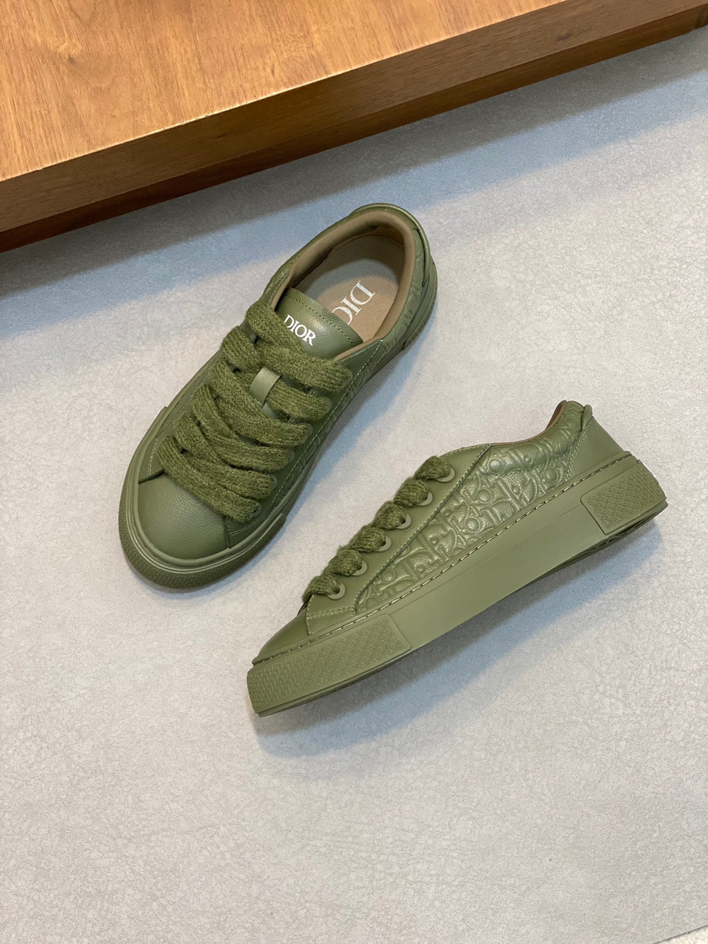 DIOR sneakers 136