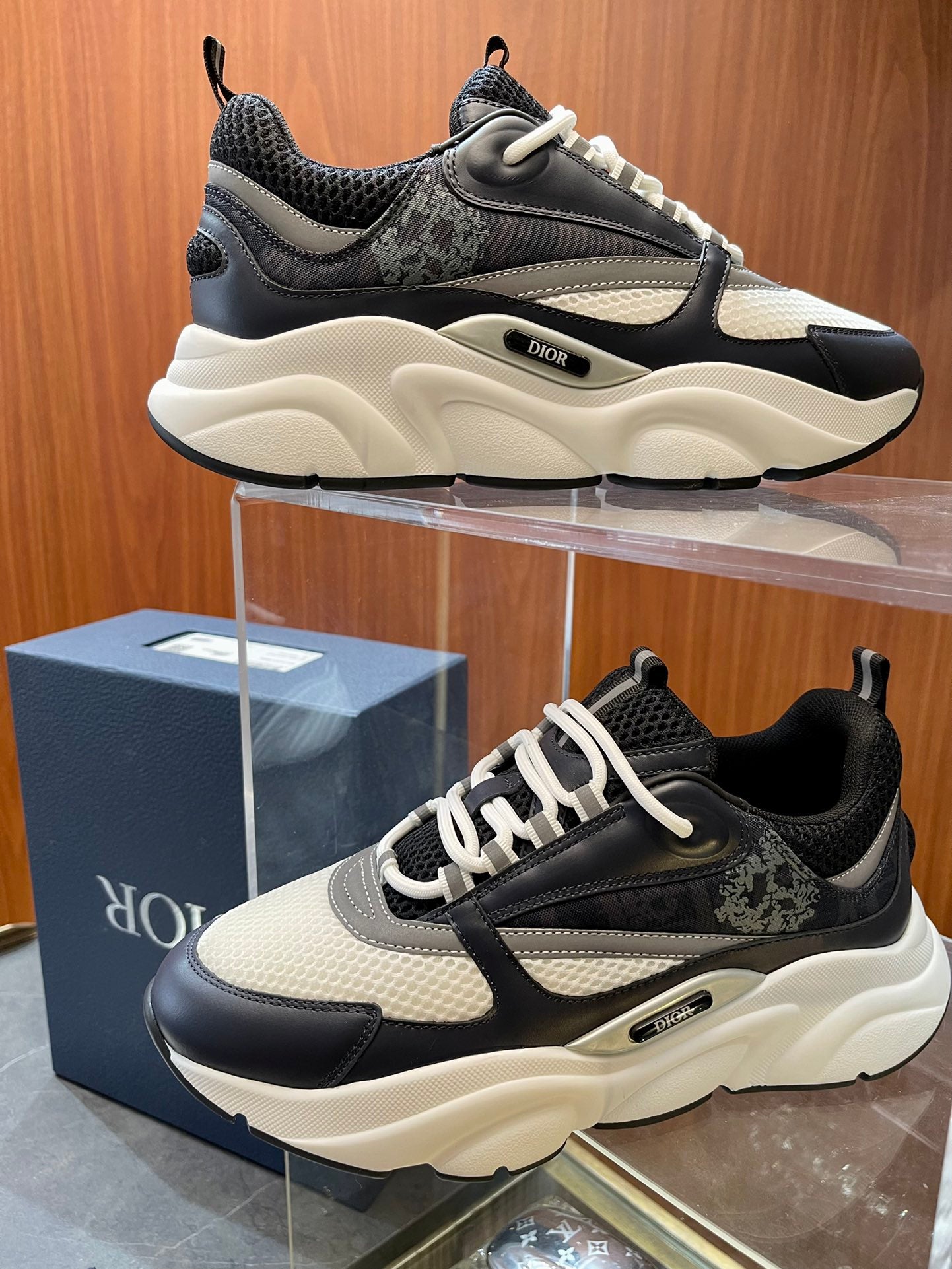 DIOR sneakers 138