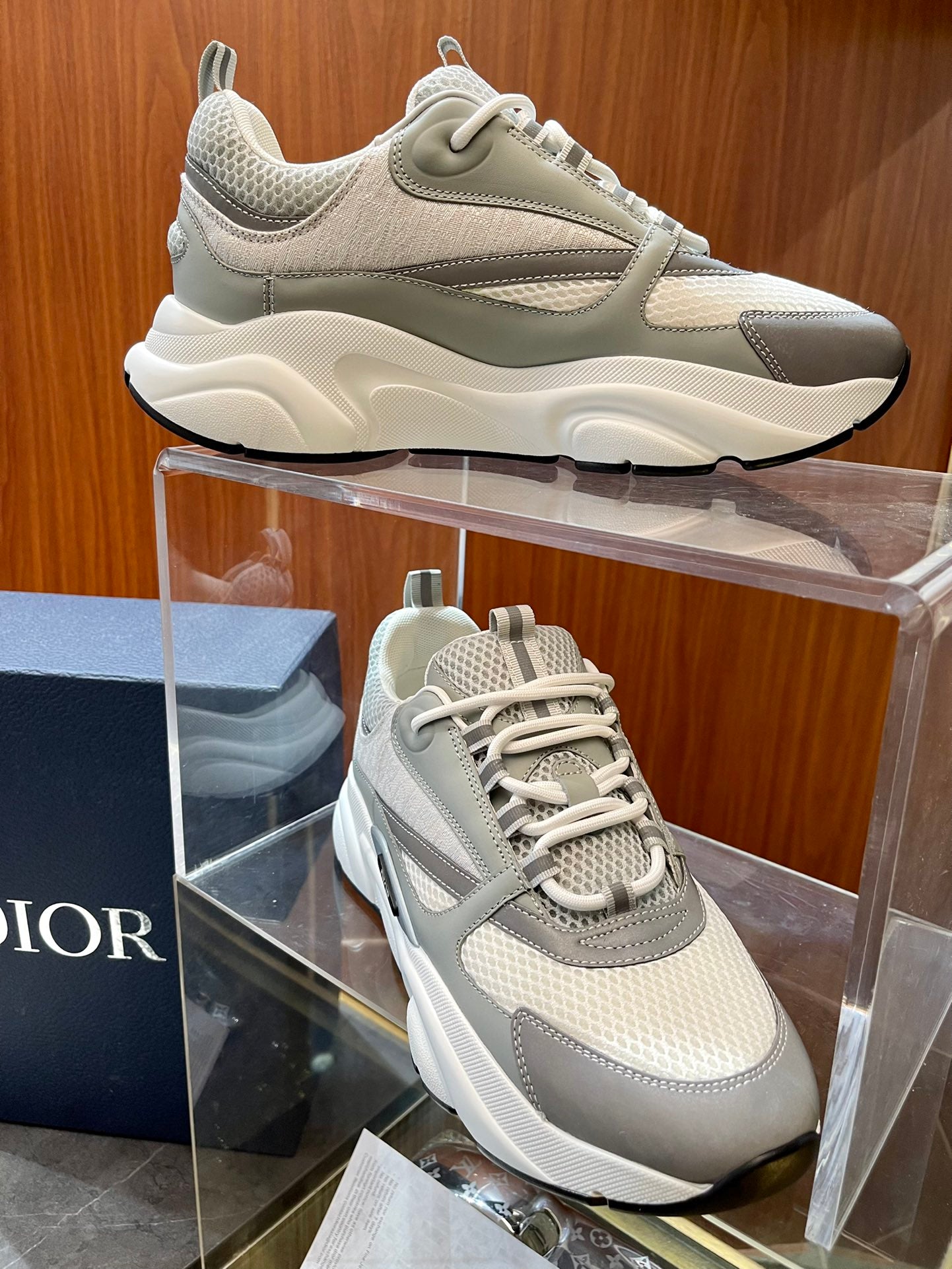DIOR sneakers 139