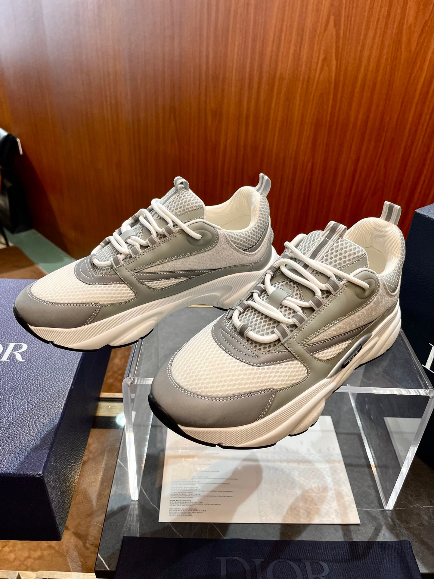 DIOR sneakers 139