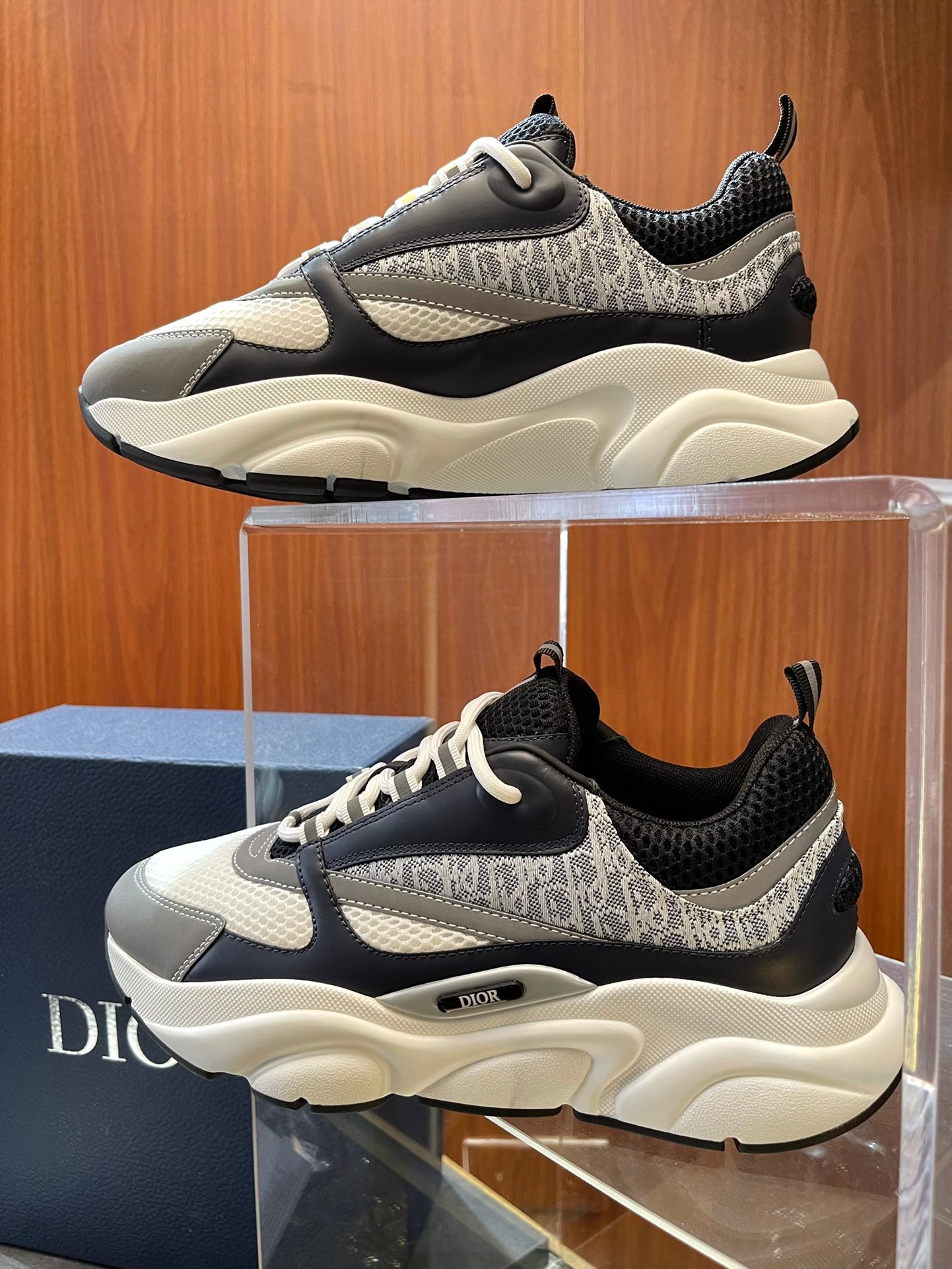 DIOR sneakers 139
