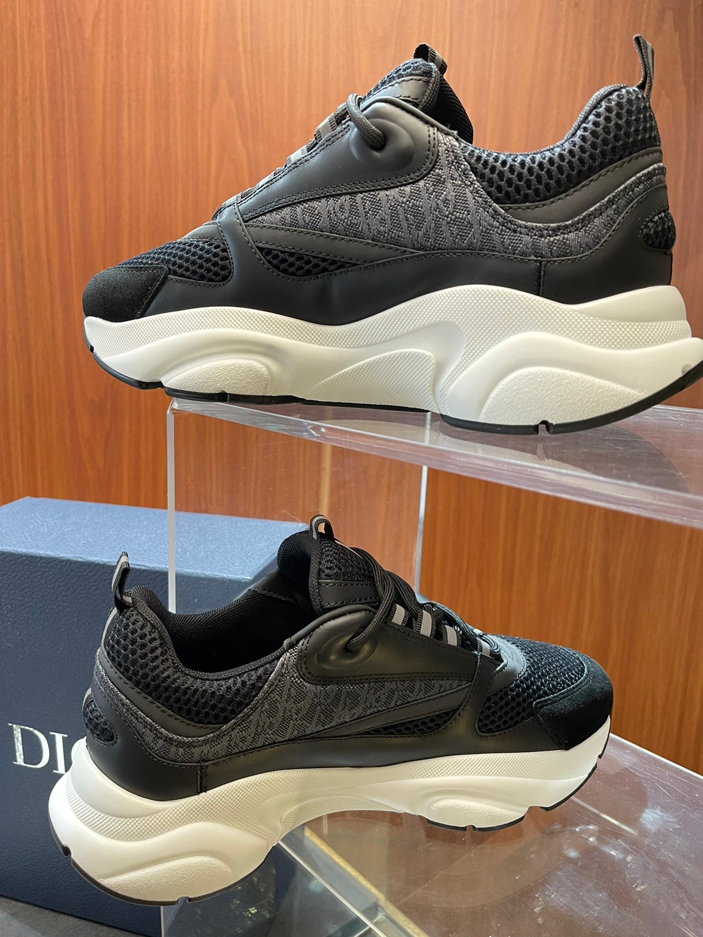 DIOR sneakers 140