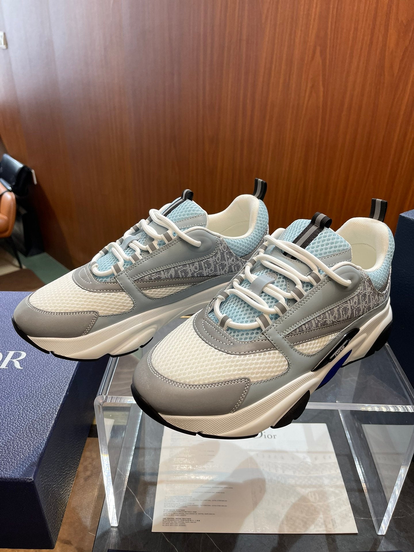 DIOR sneakers 141