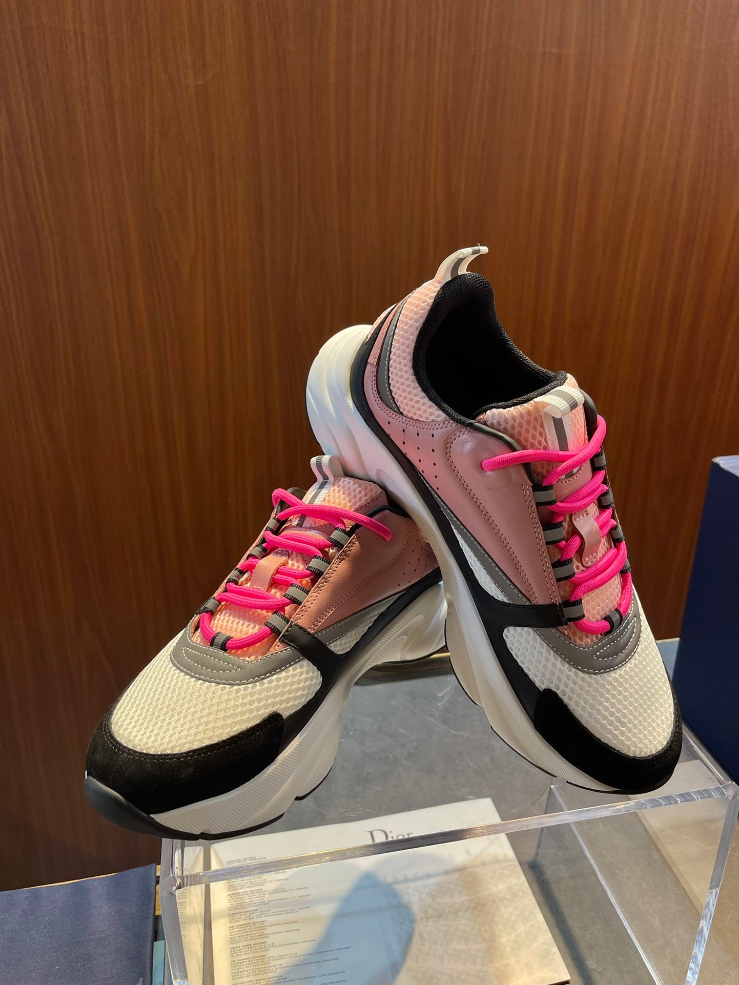 DIOR sneakers 142