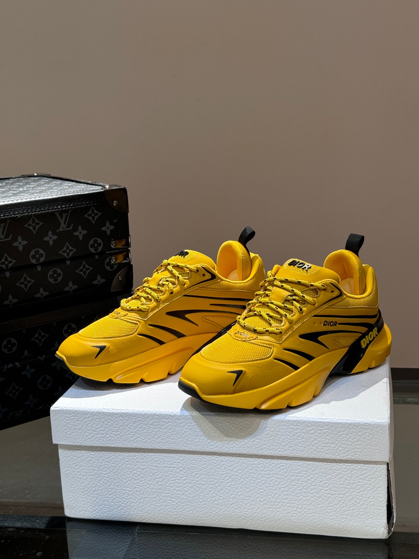 DIOR sneakers 150