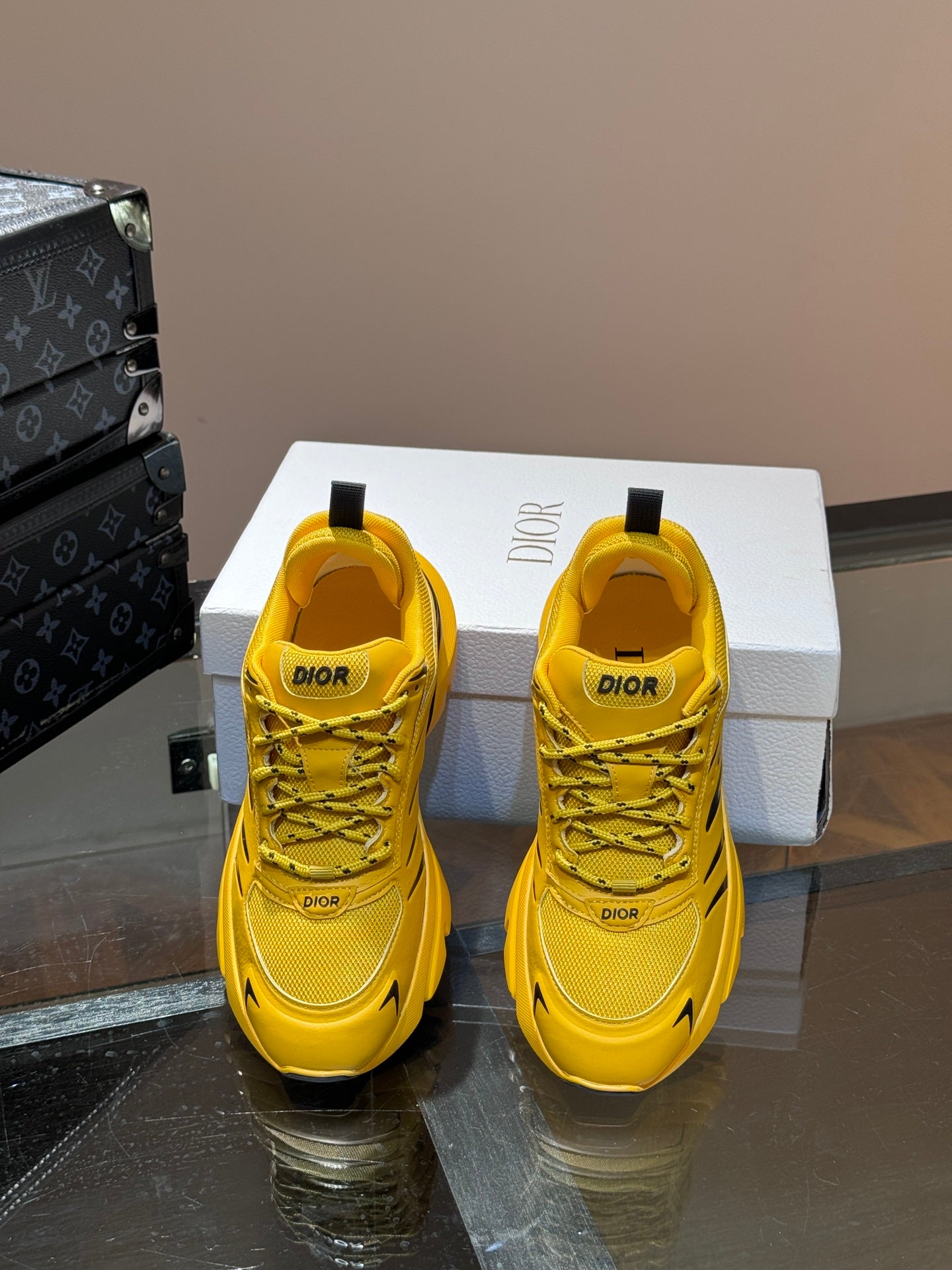 DIOR sneakers 150