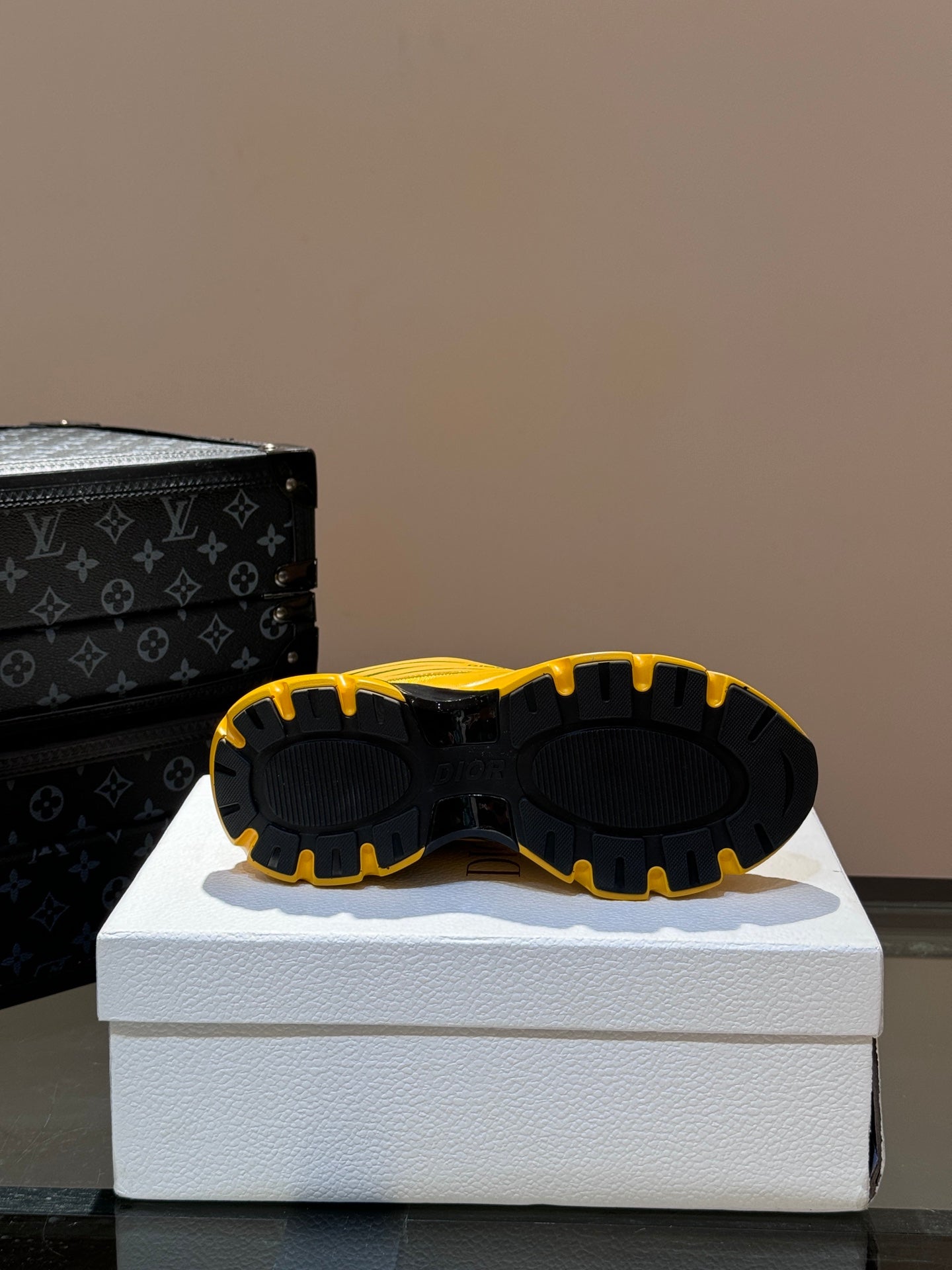 DIOR sneakers 150