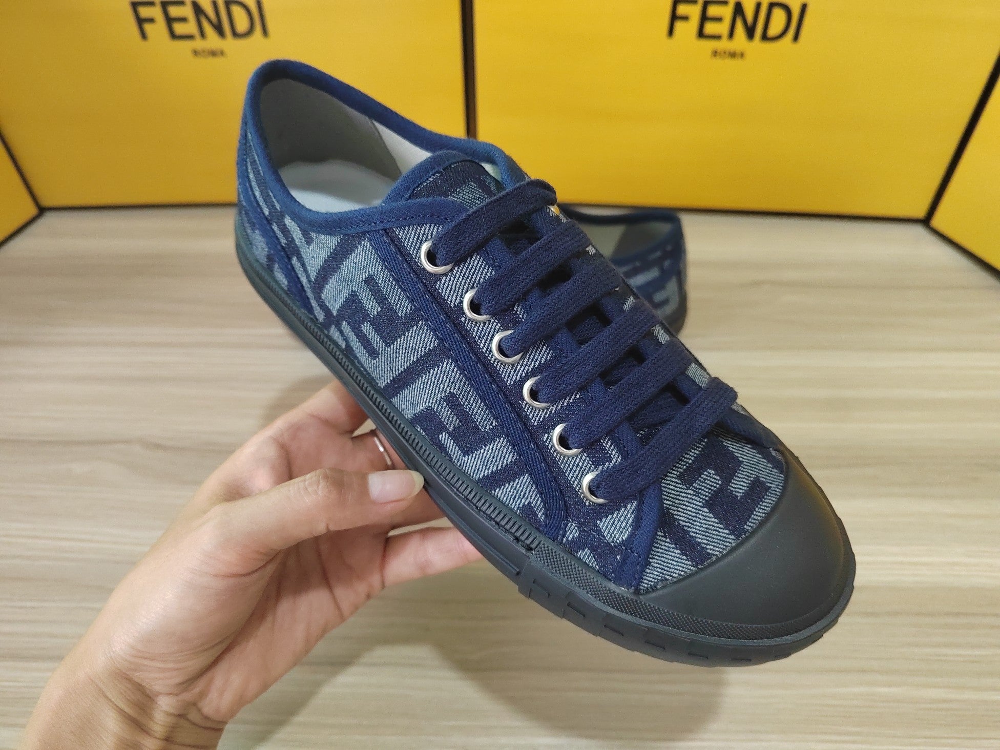 FENDI sneakers 1