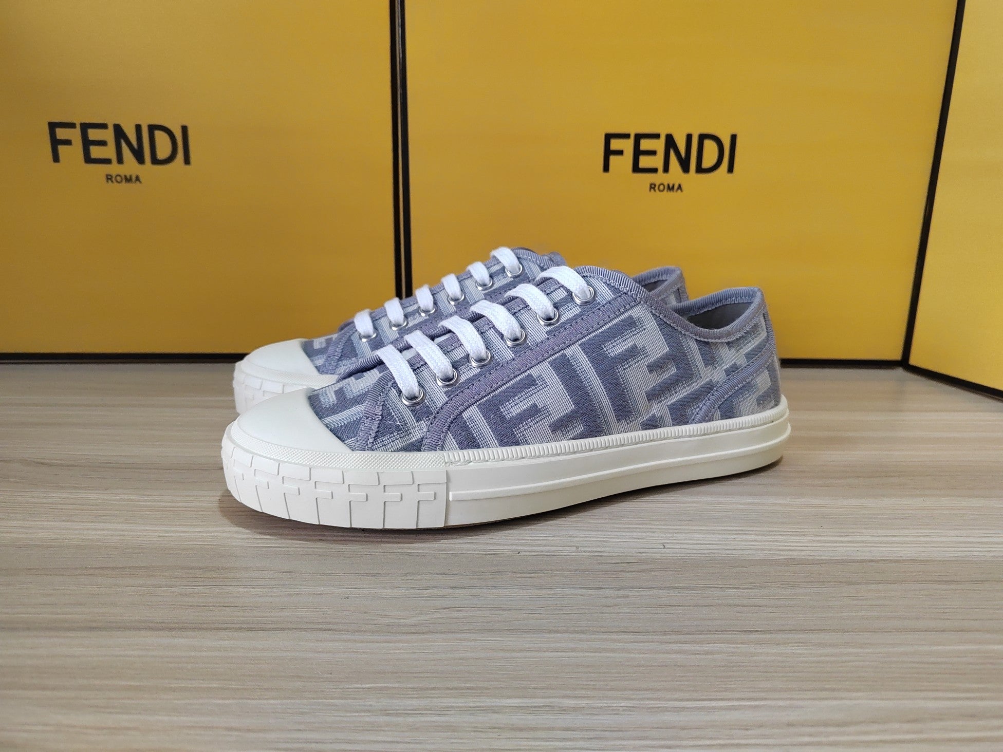FENDI sneakers 2
