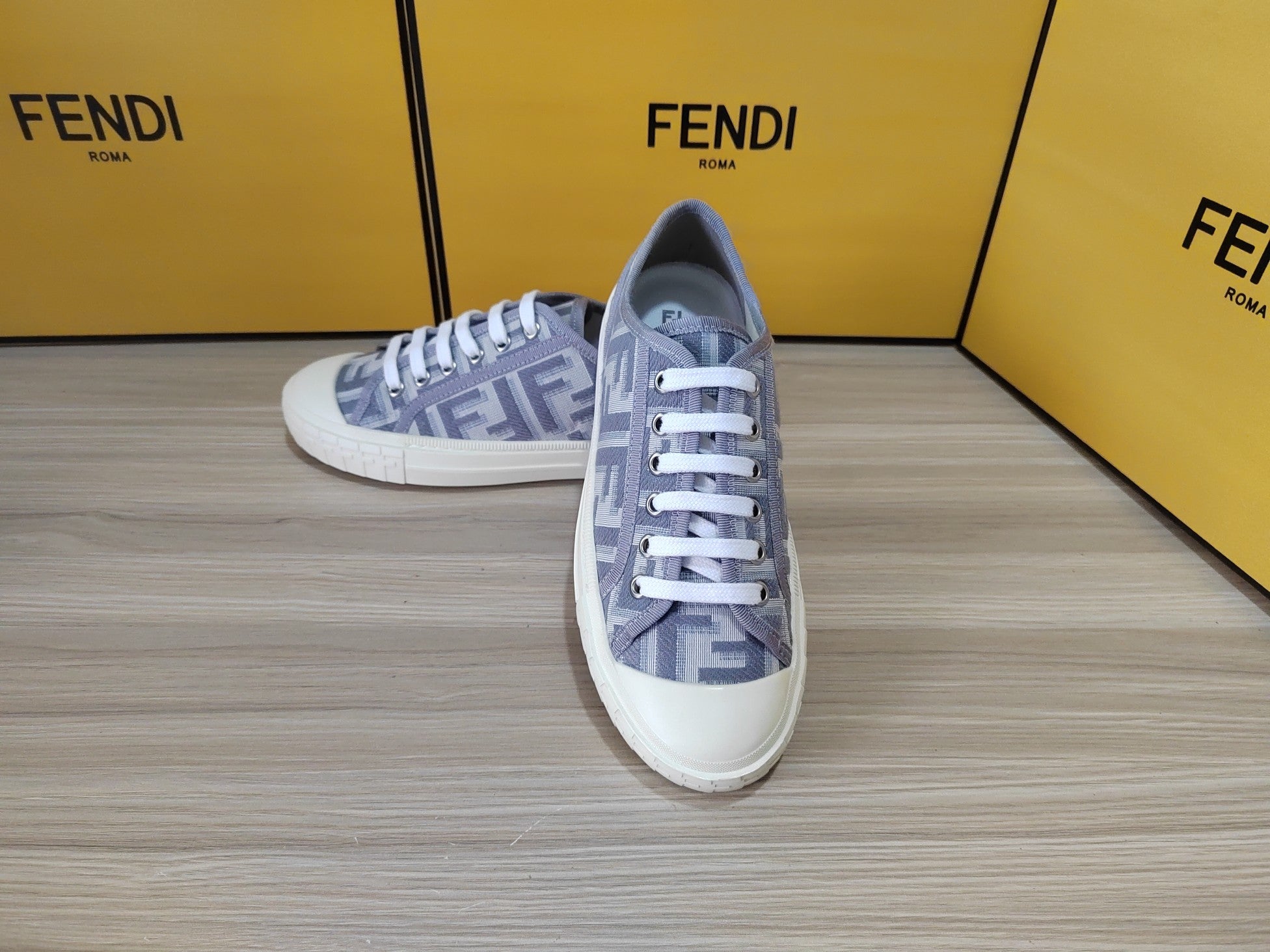 FENDI sneakers 2
