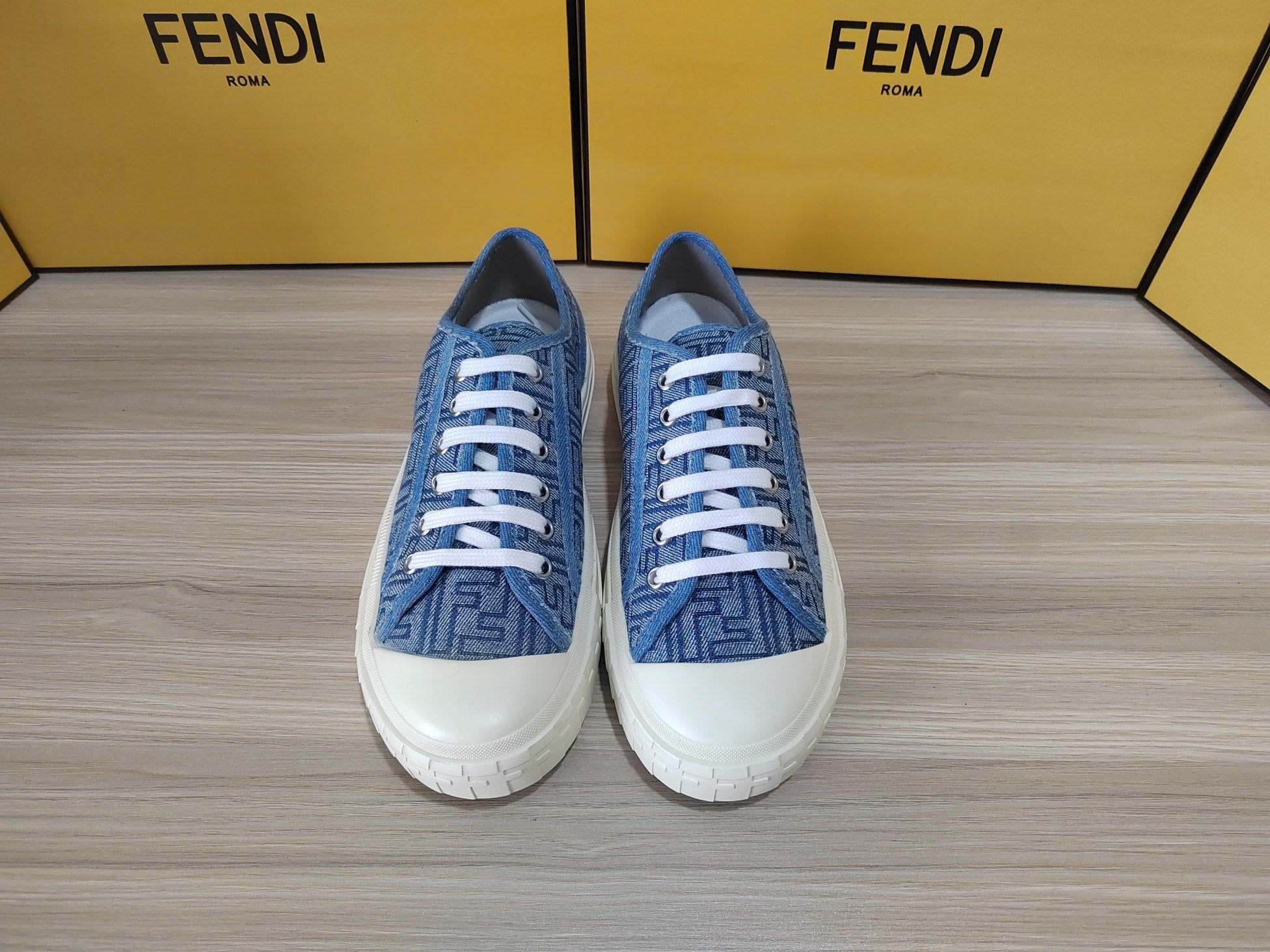 FENDI sneakers 3