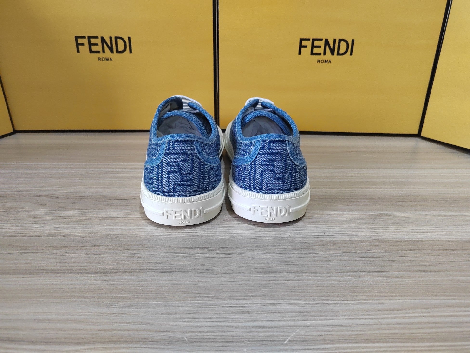 FENDI sneakers 3