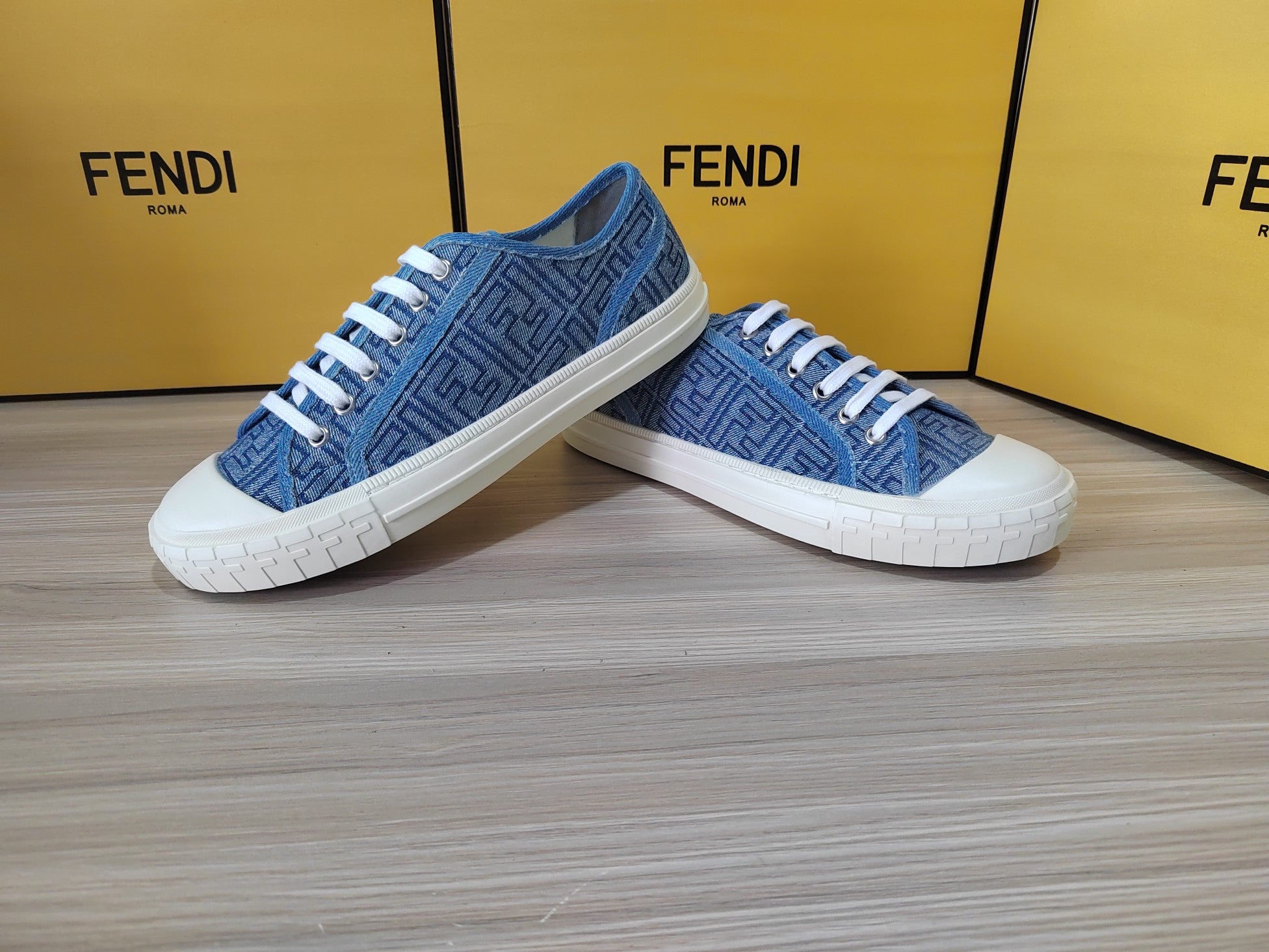 FENDI sneakers 3