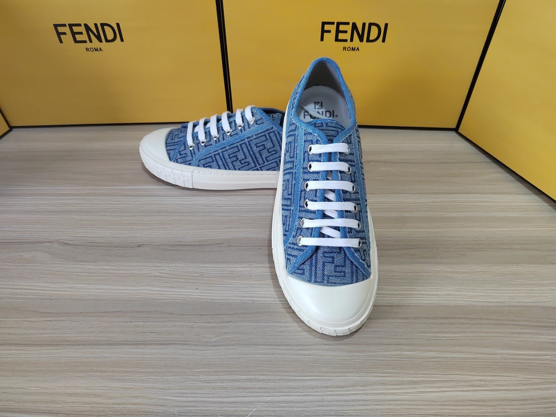 FENDI sneakers 3