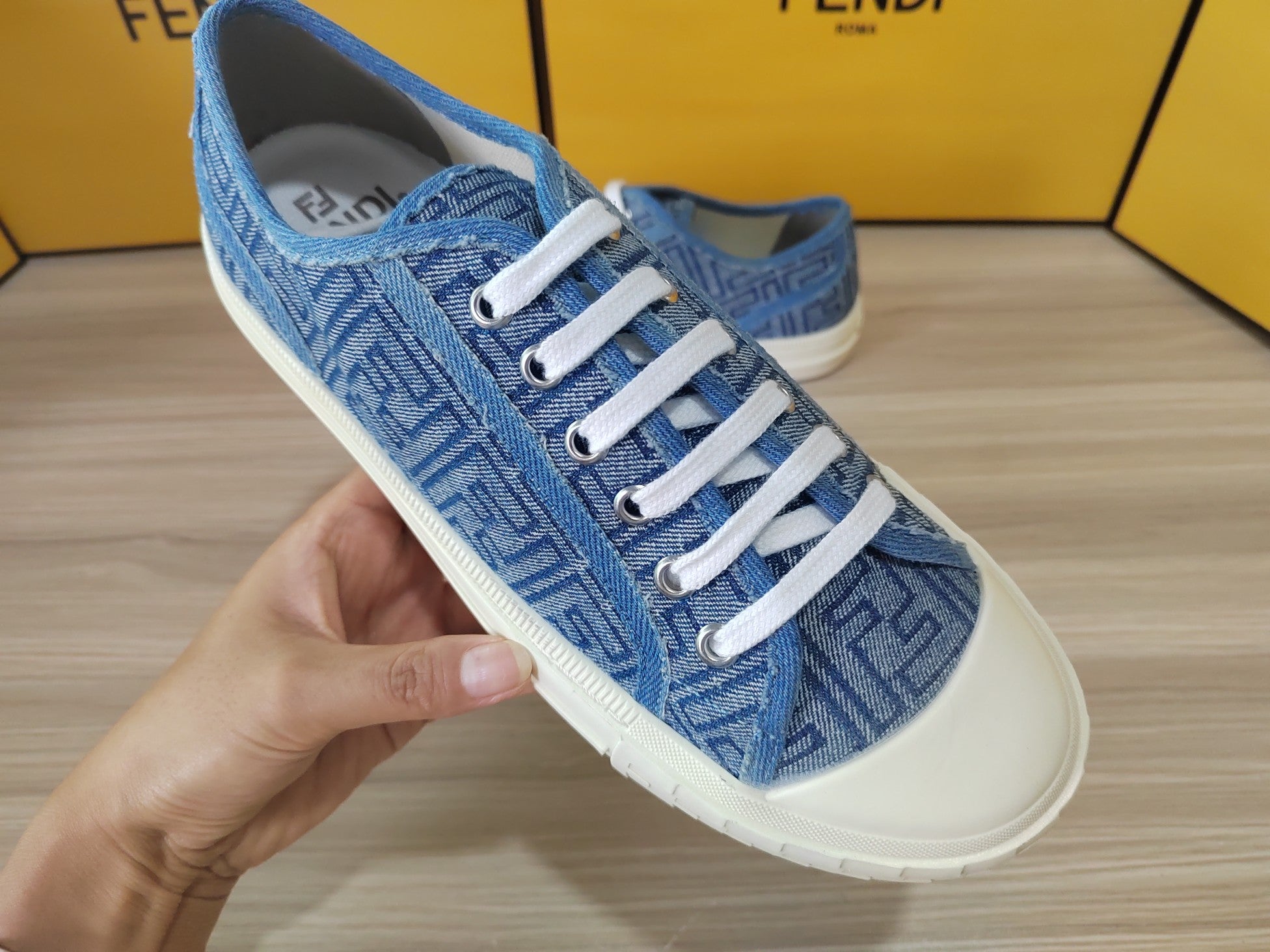 FENDI sneakers 3