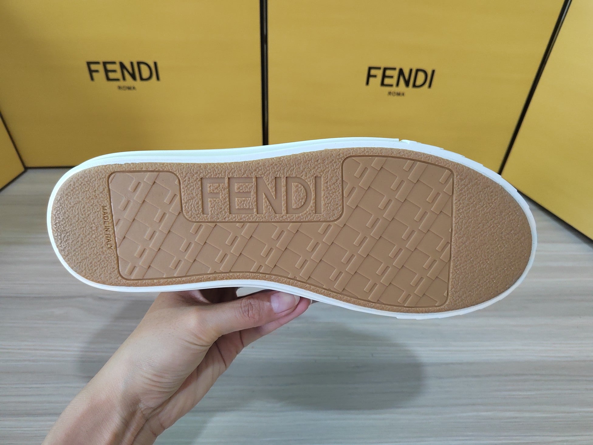 FENDI sneakers 3