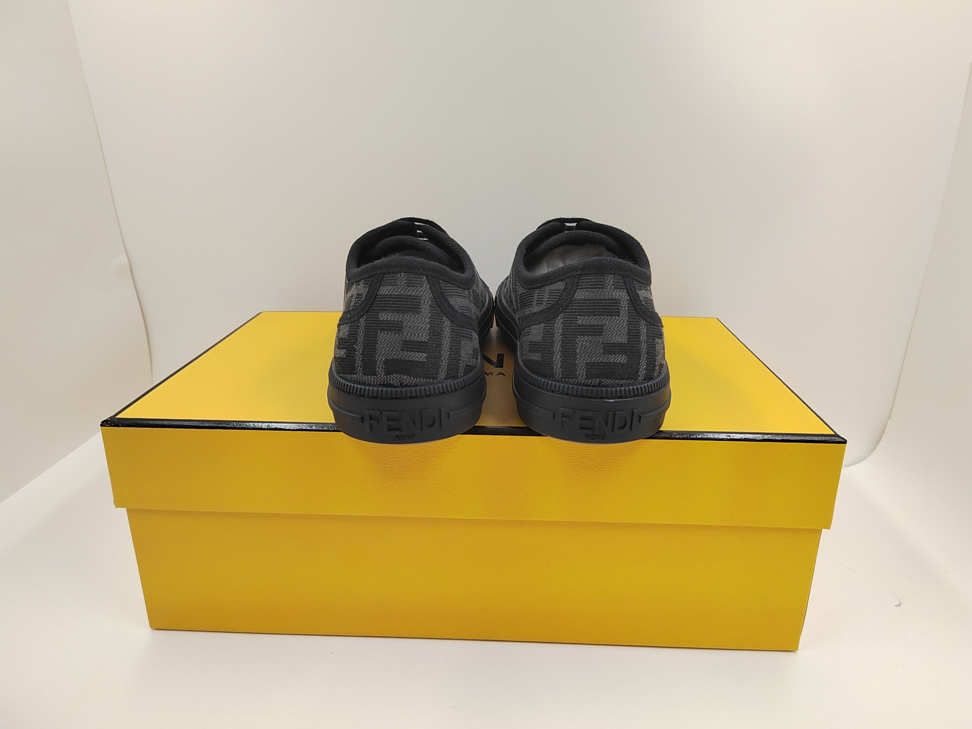 FENDI sneakers 4