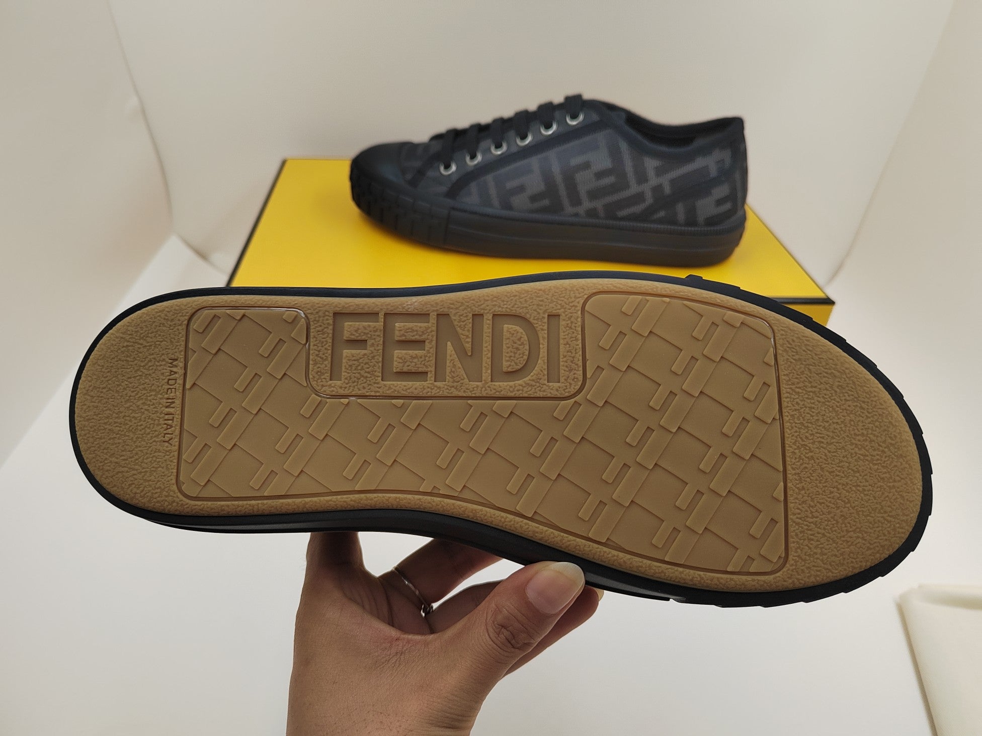 FENDI sneakers 4