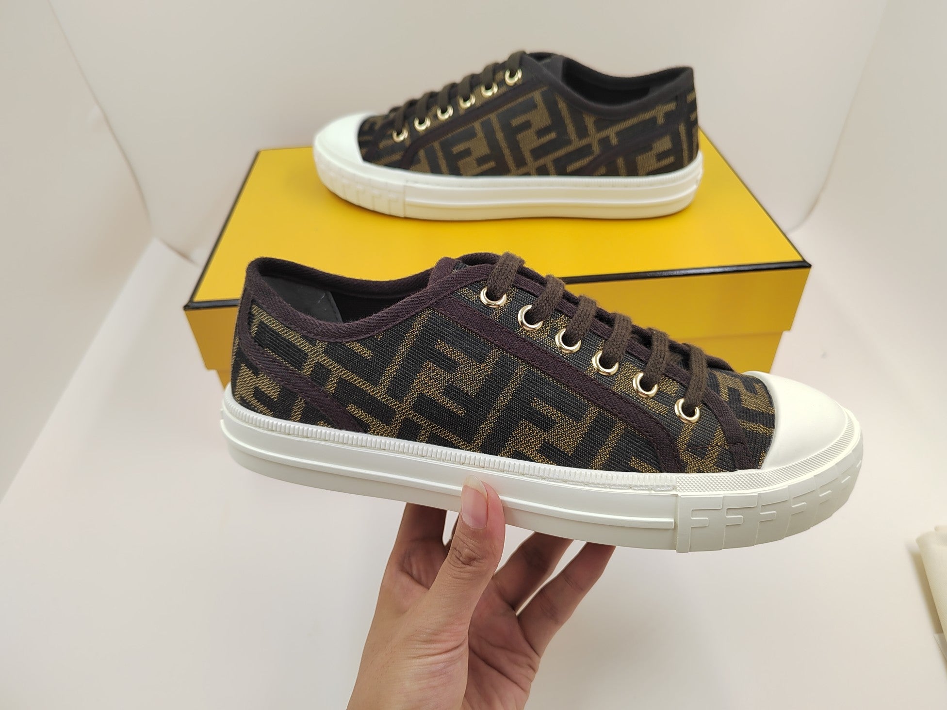 FENDI sneakers 5