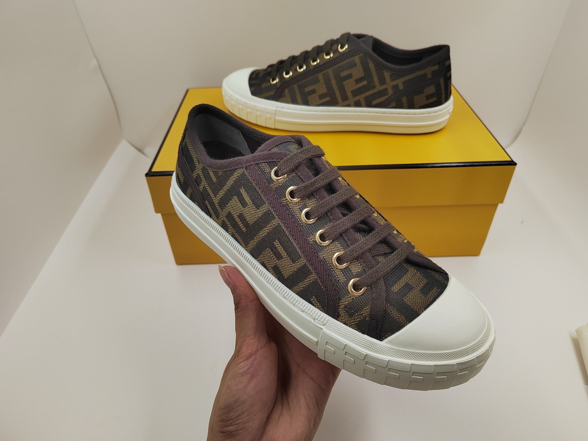 FENDI sneakers 5