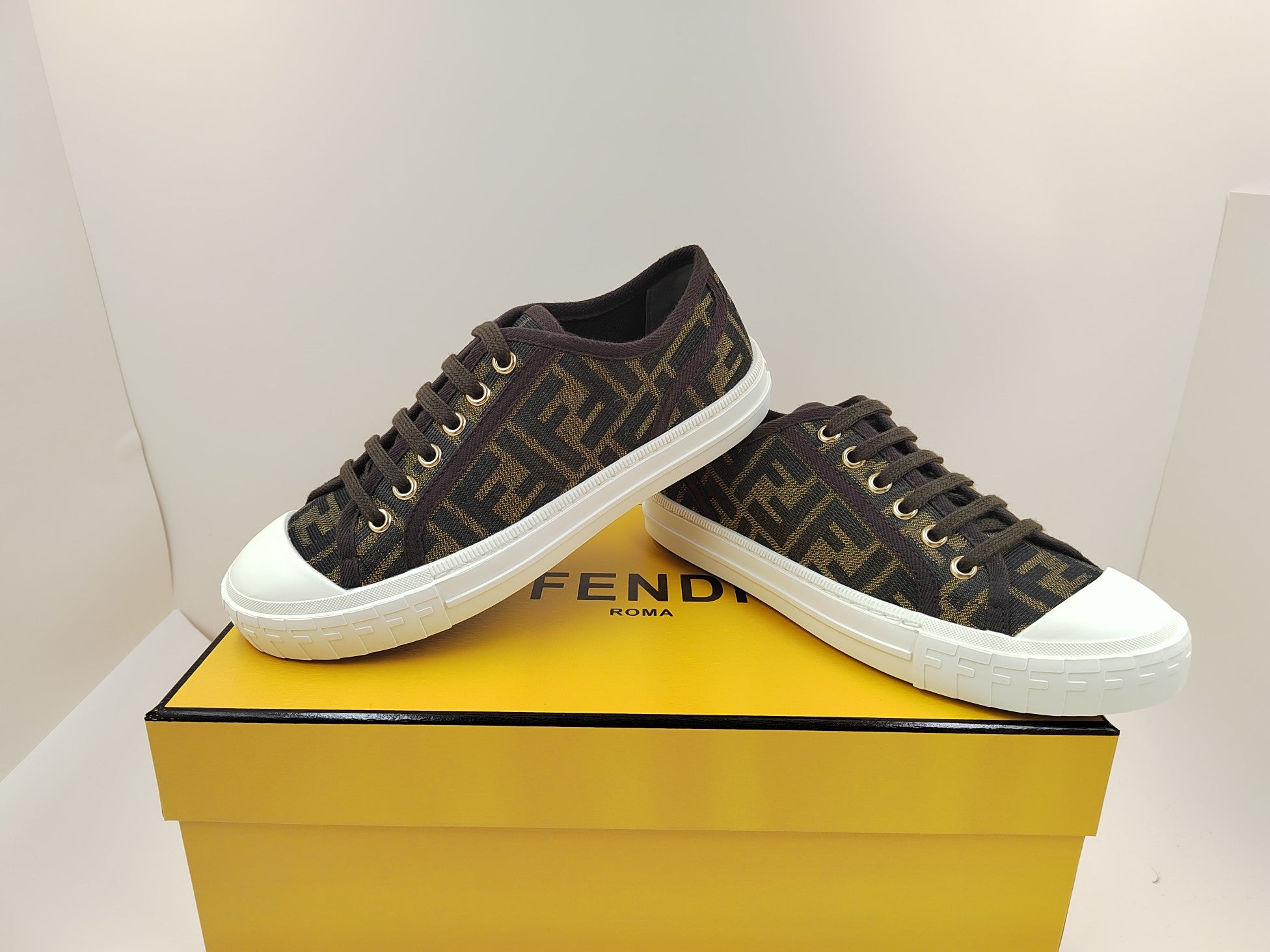 FENDI sneakers 5