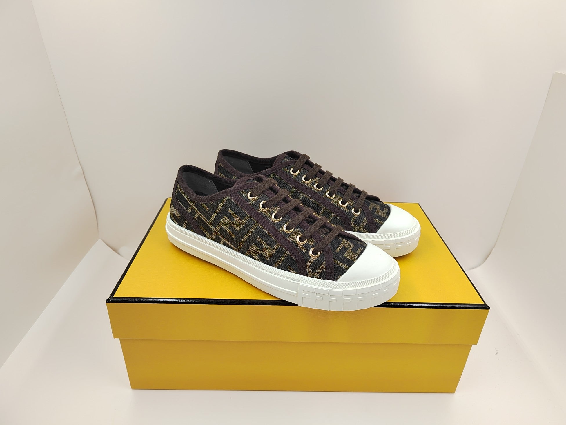 FENDI sneakers 5