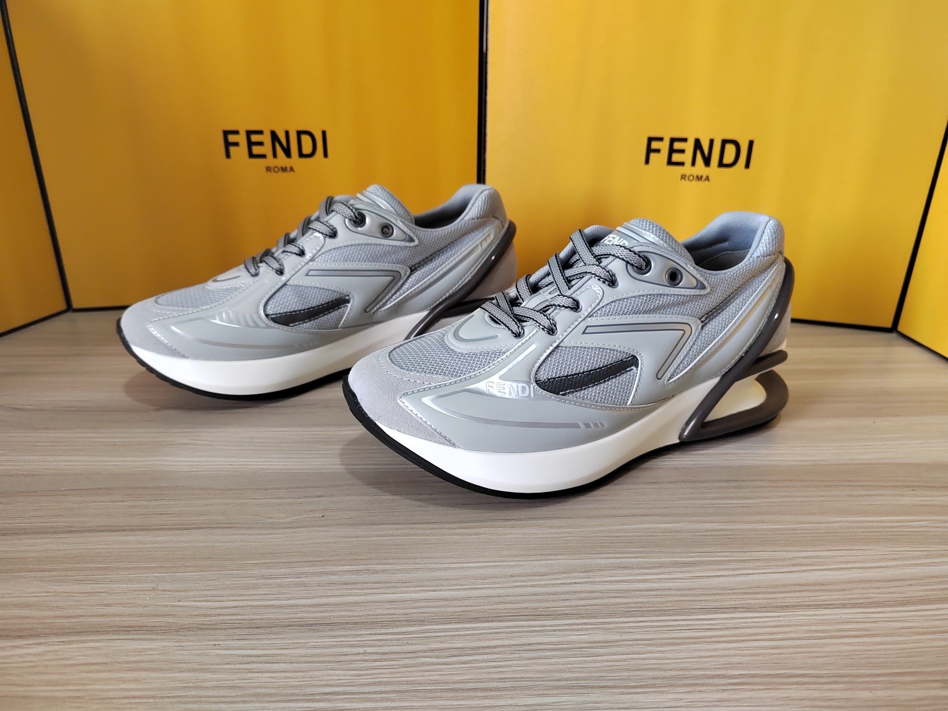FENDI sneakers 10