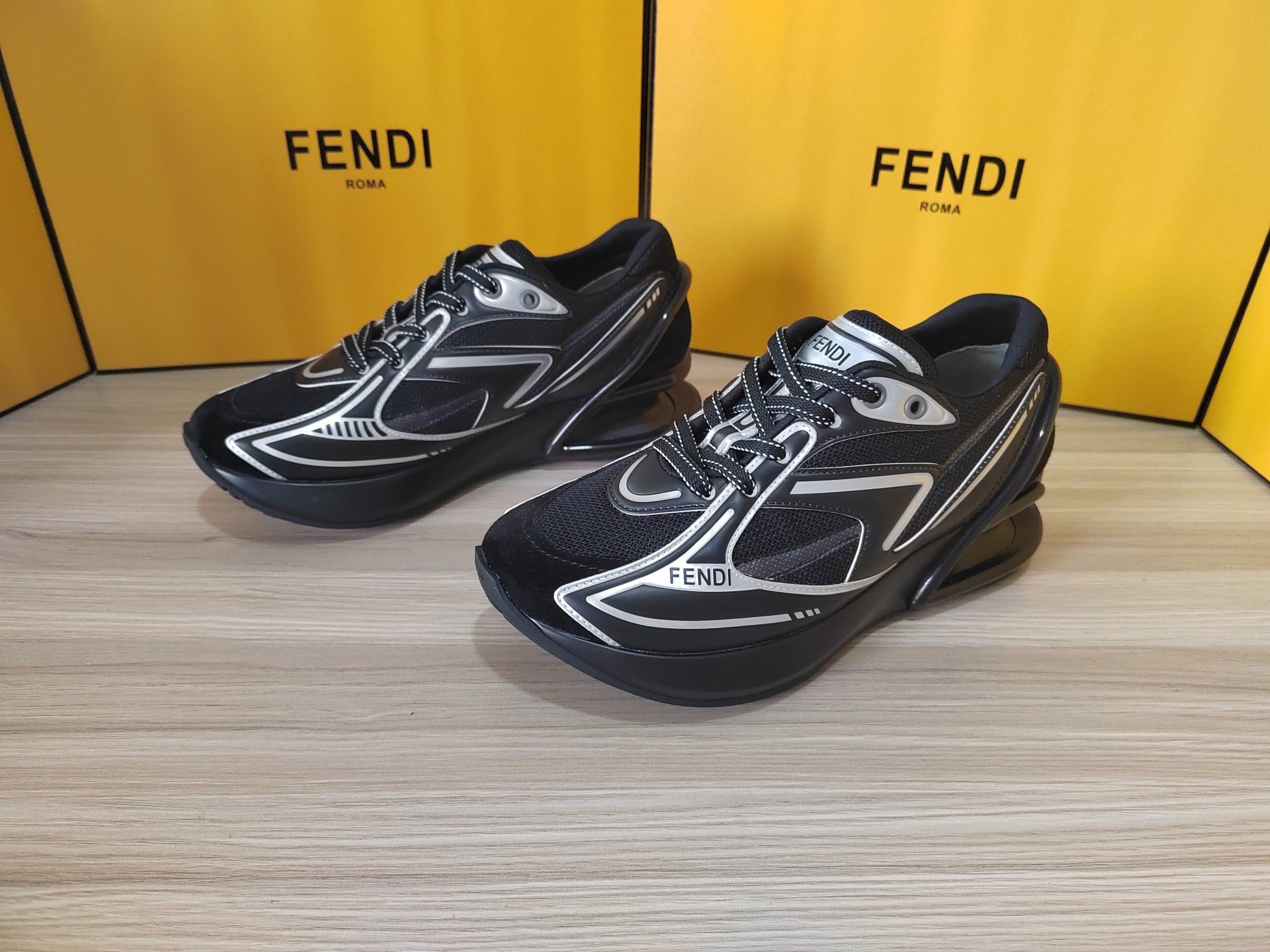 FENDI sneakers 11