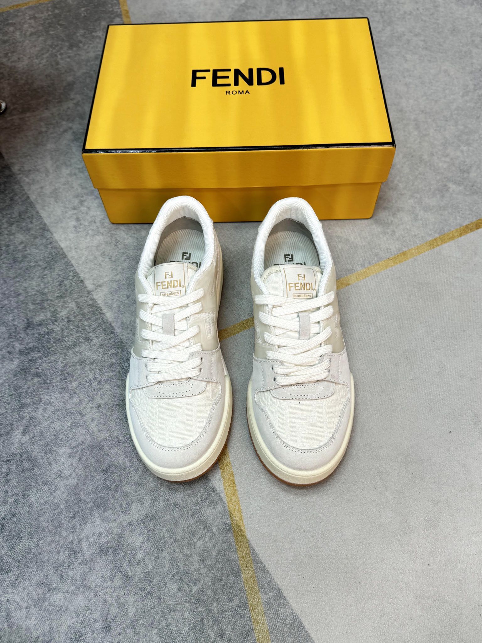 FENDI sneakers 25