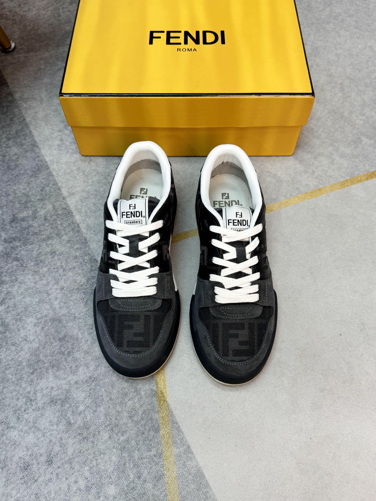FENDI sneakers 26