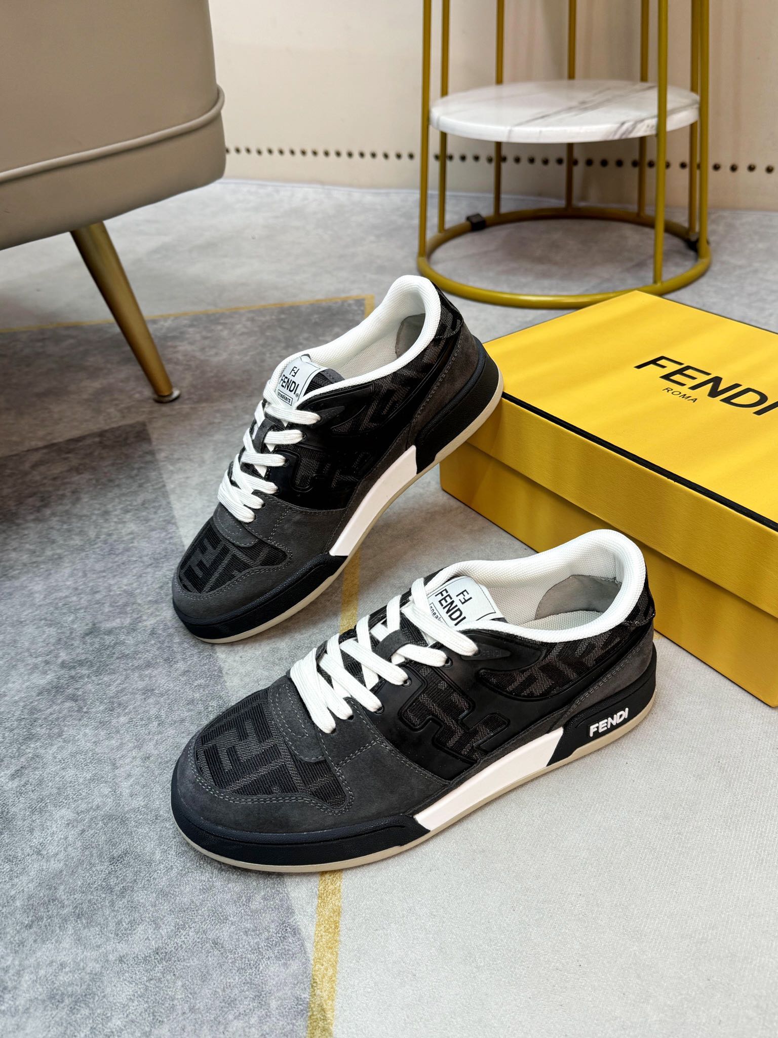 FENDI sneakers 26