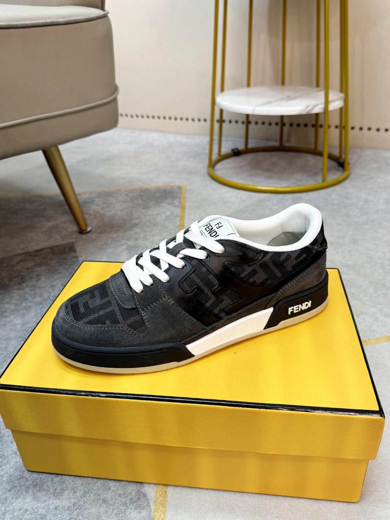 FENDI sneakers 26