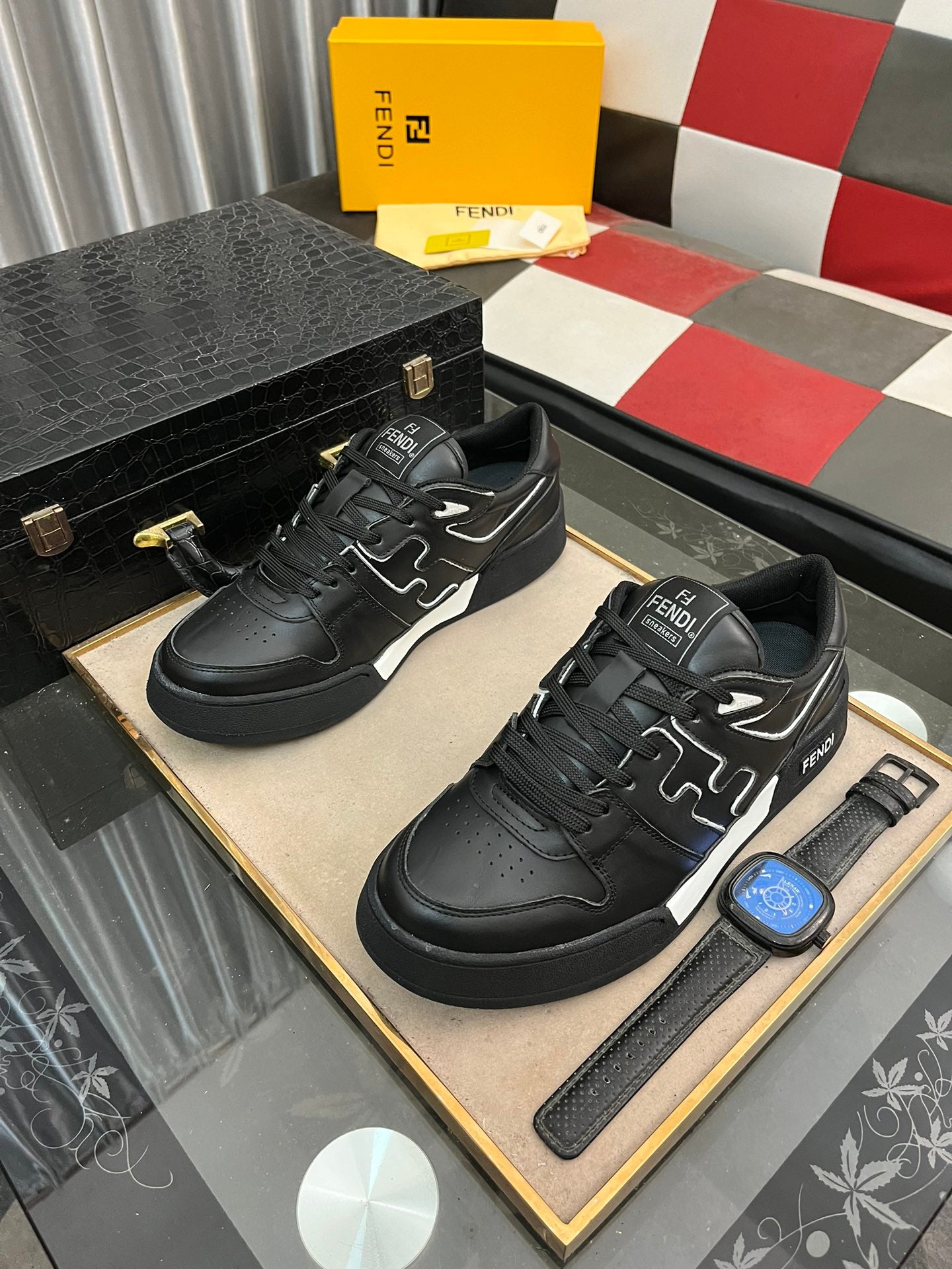 FENDI sneakers 32