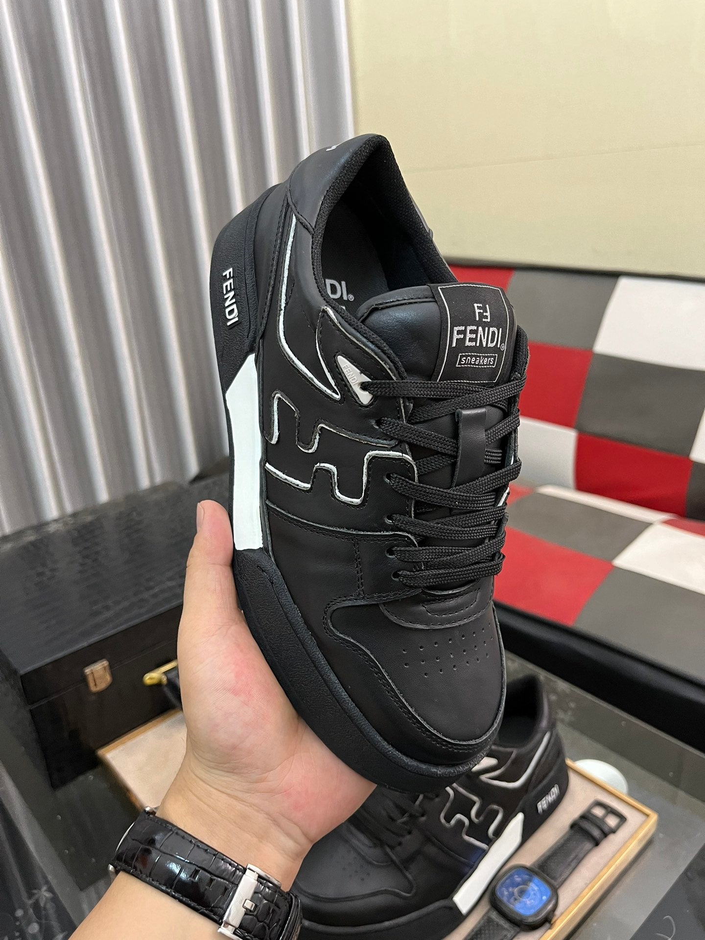 FENDI sneakers 32
