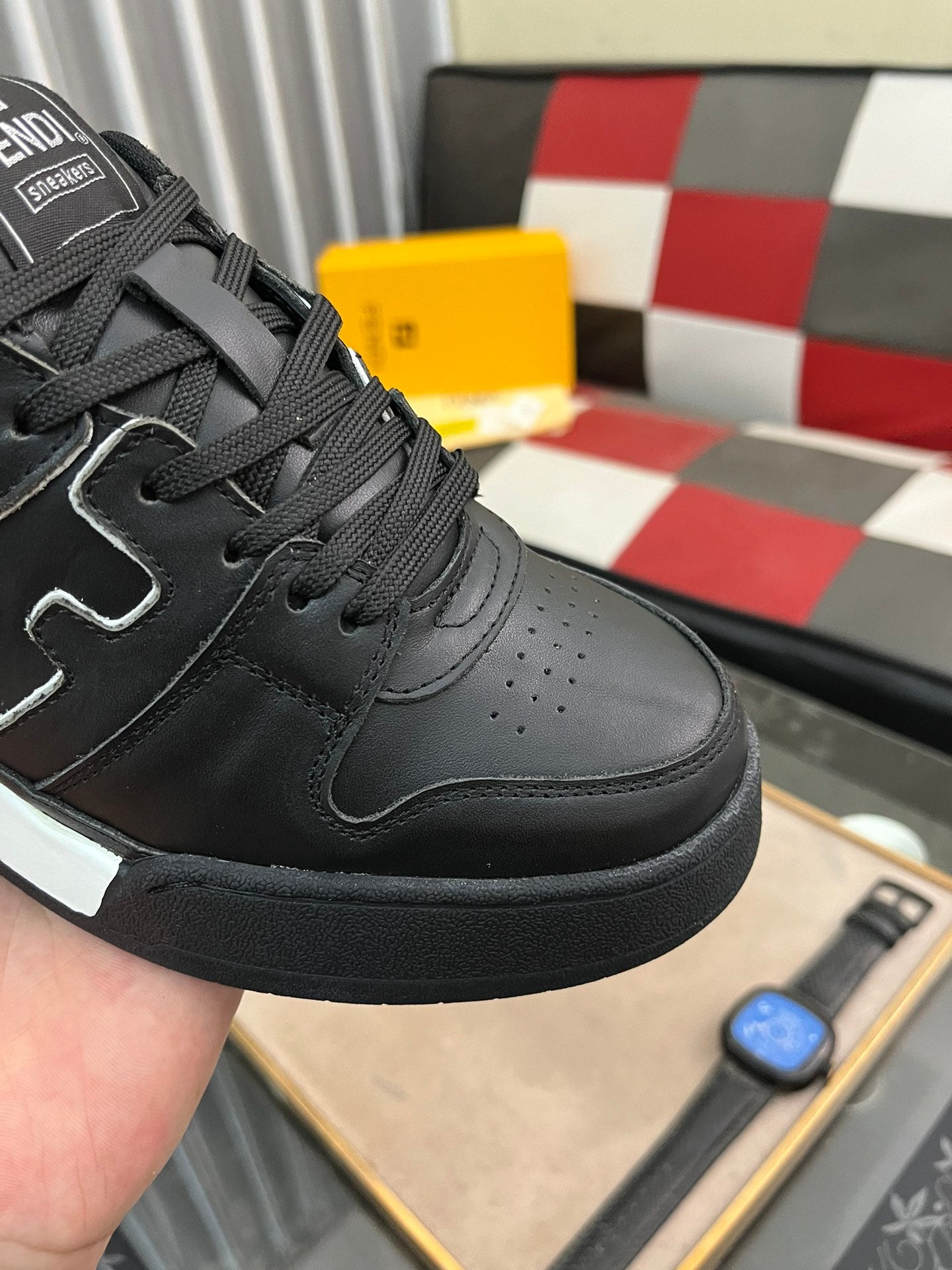 FENDI sneakers 32