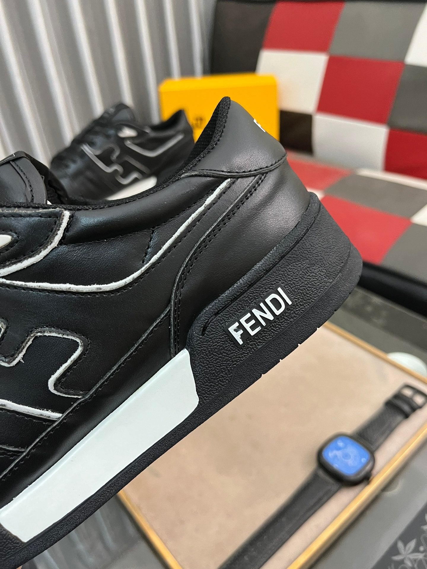 FENDI sneakers 32