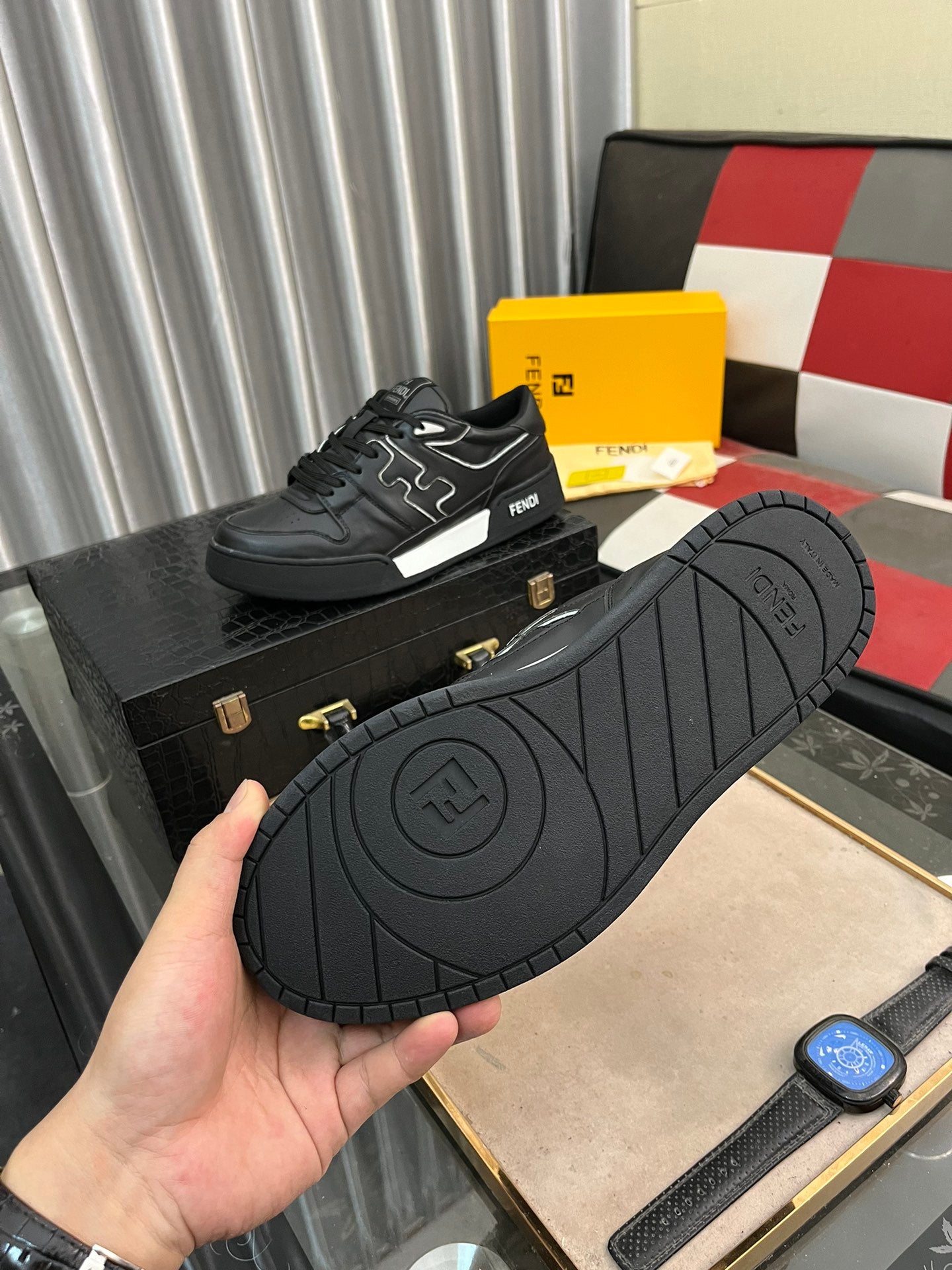 FENDI sneakers 32