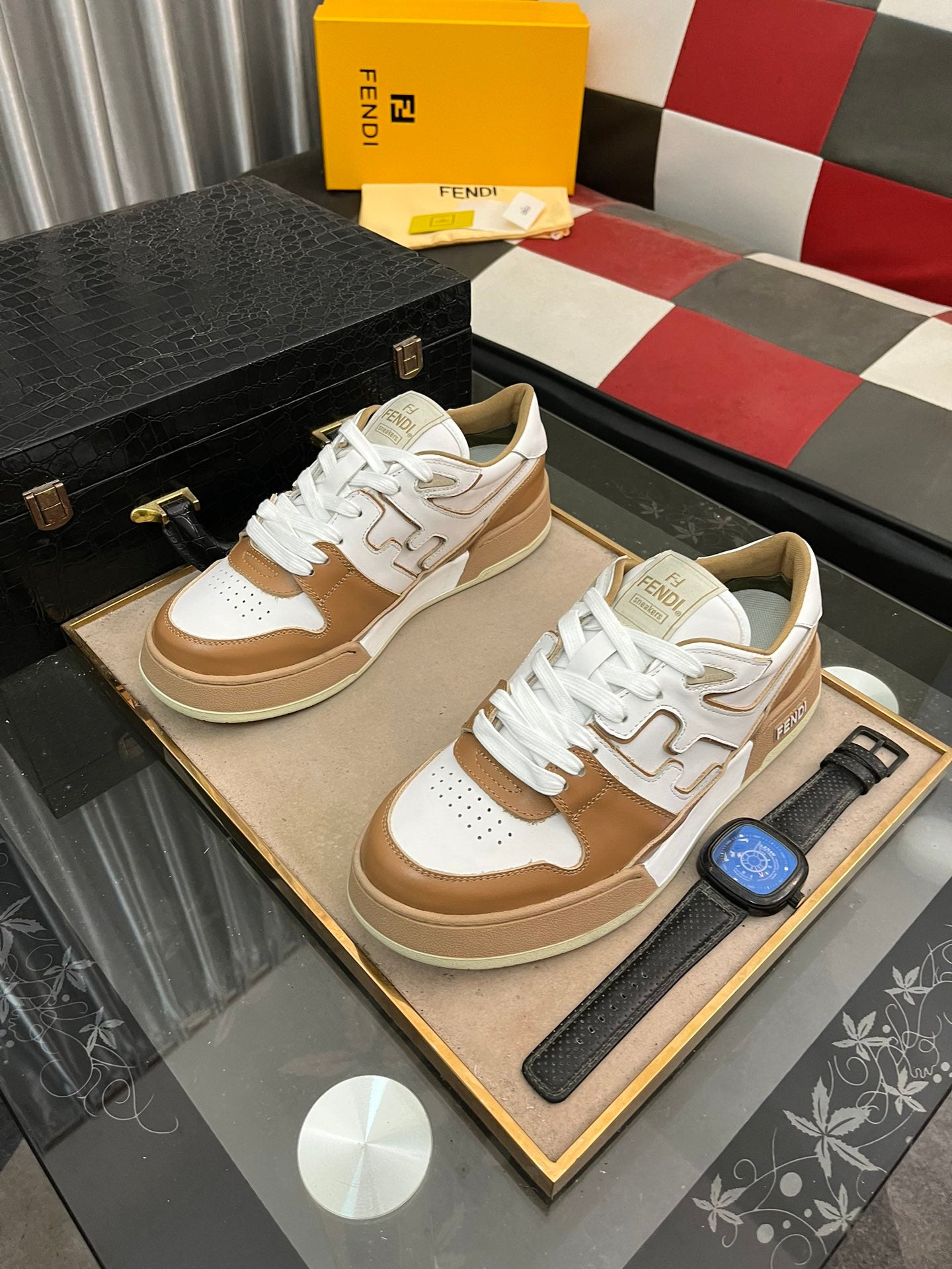 FENDI sneakers 33