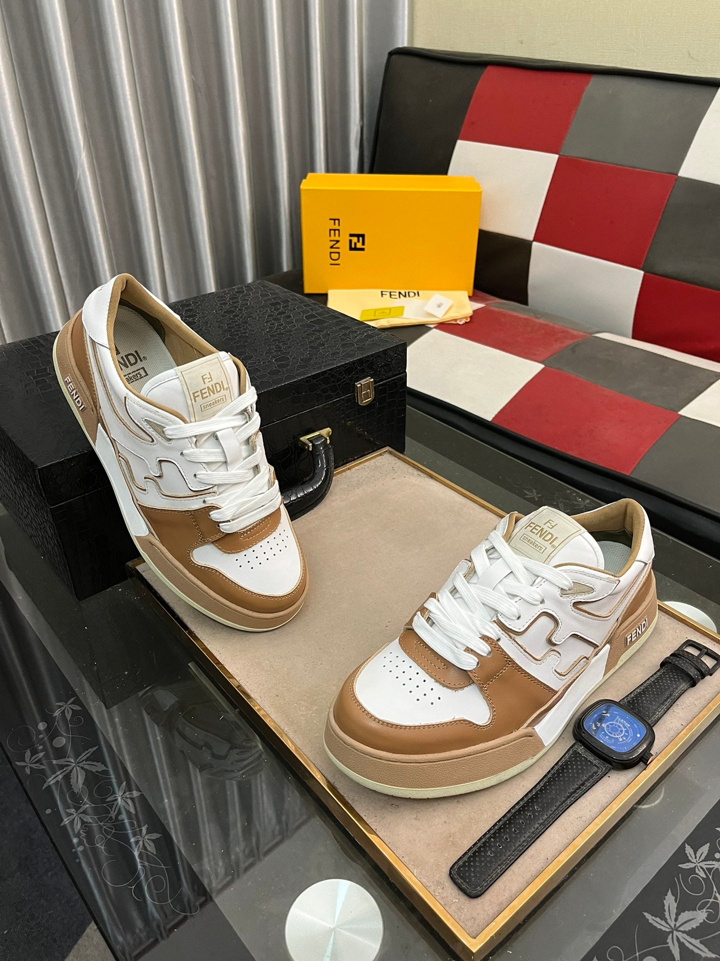 FENDI sneakers 33