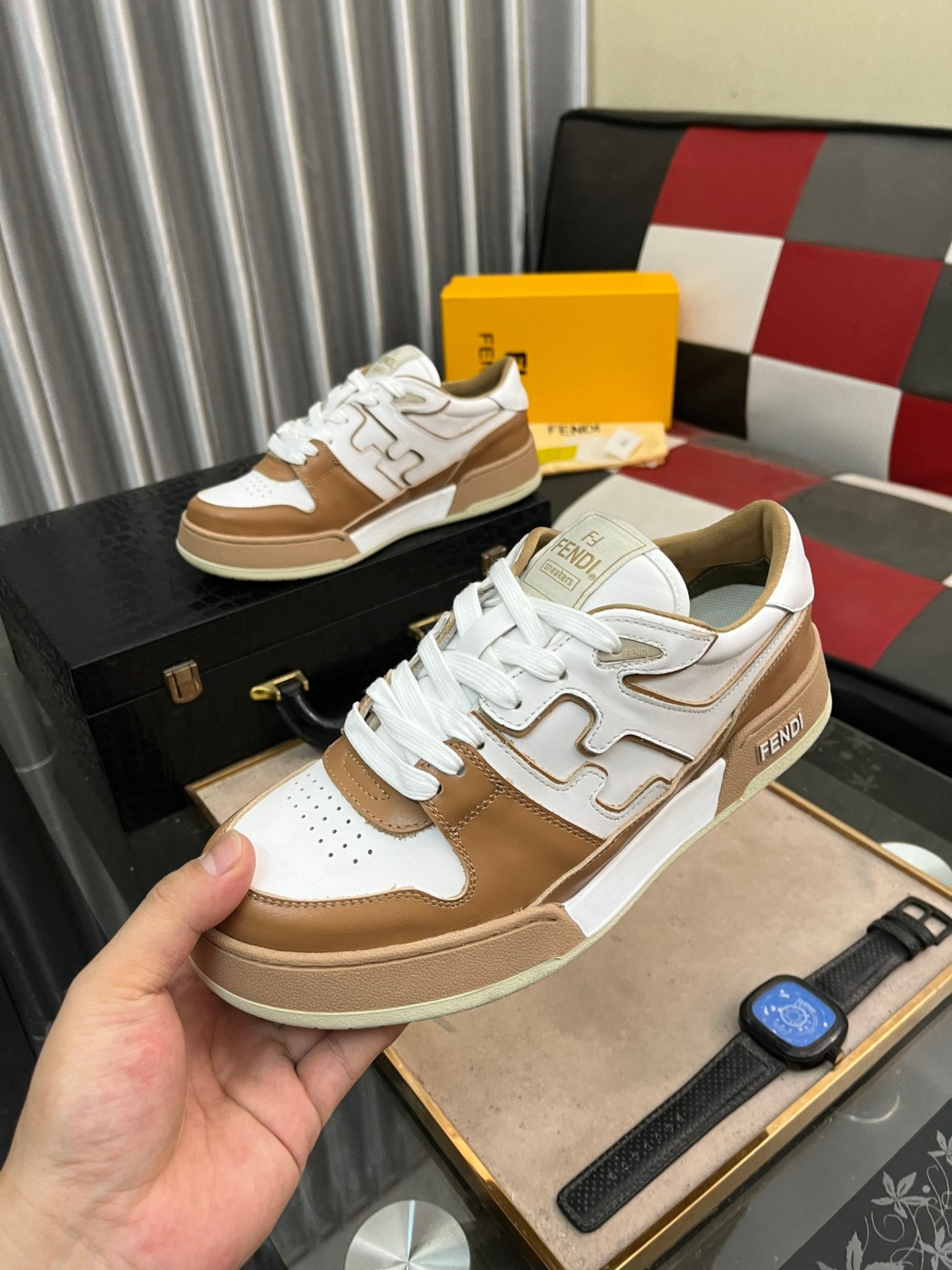 FENDI sneakers 33