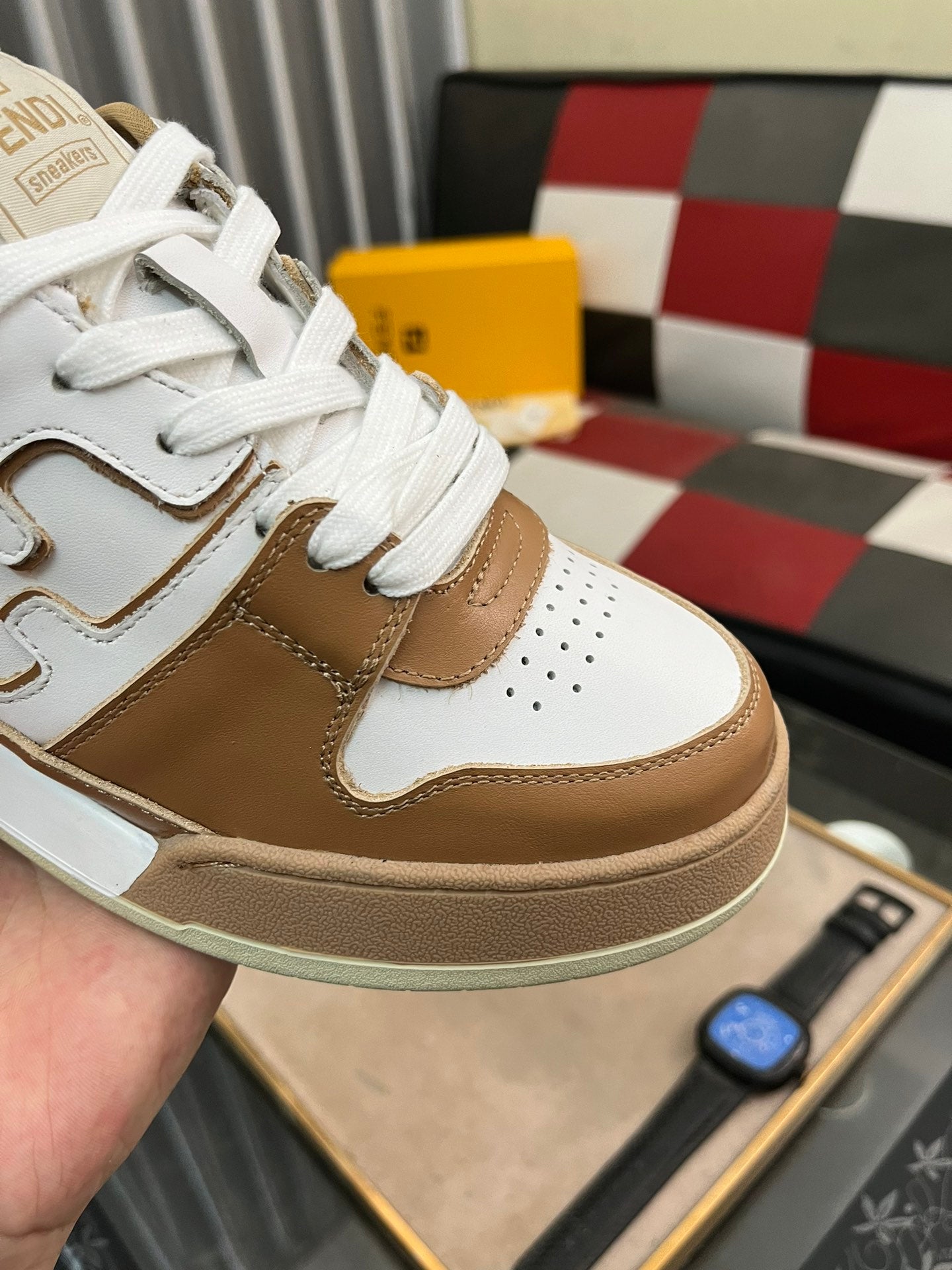 FENDI sneakers 33