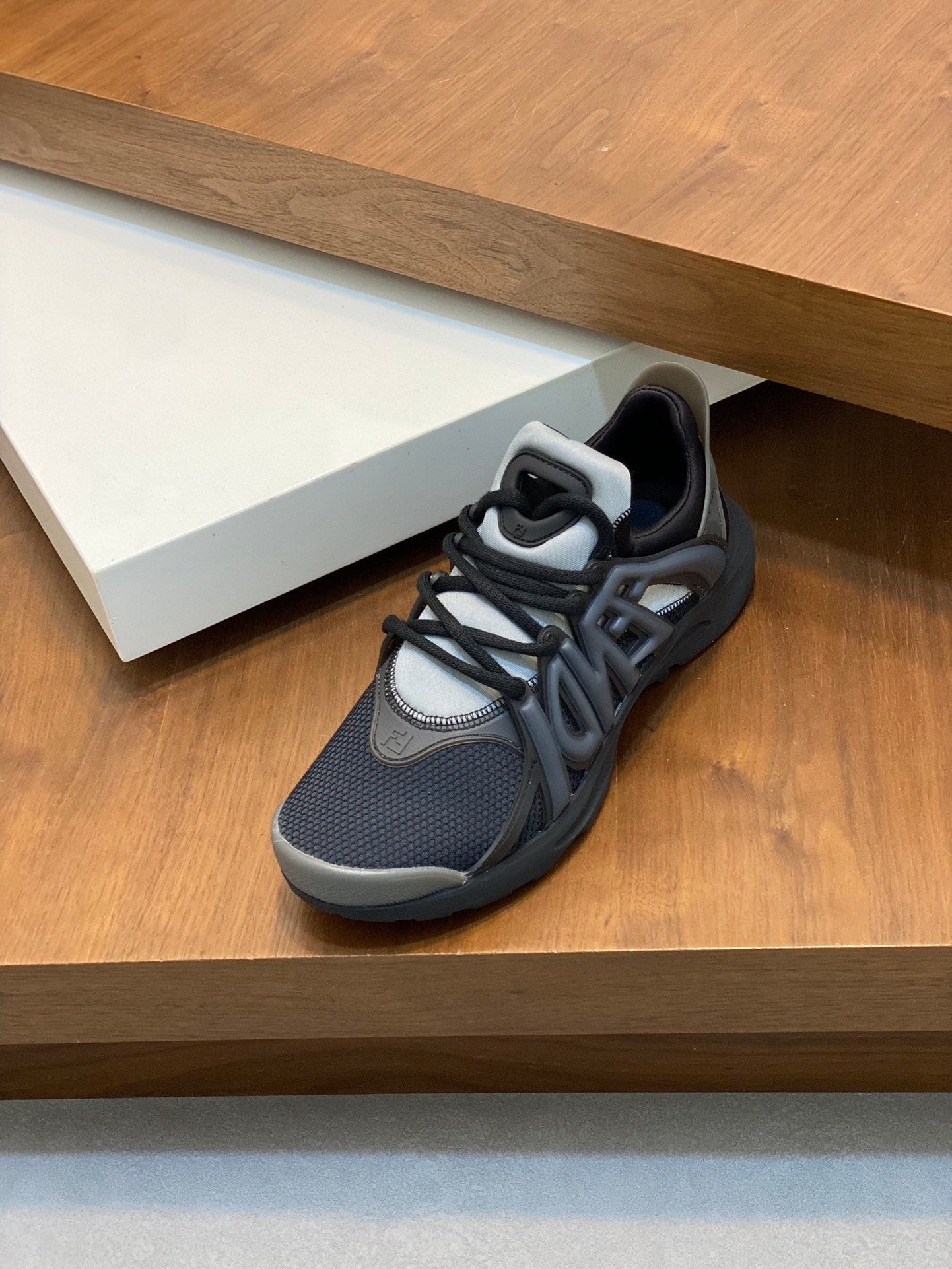 FENDI sneakers 36